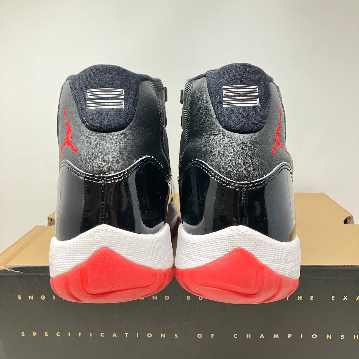 Jordan 11 Retro Playoffs Bred (2019)