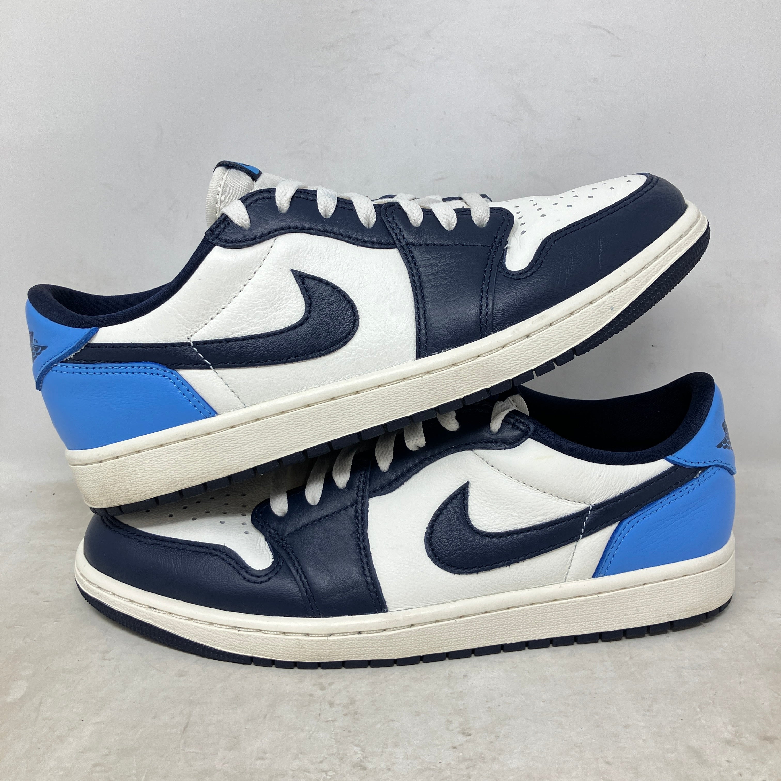 Jordan 1 Low OG Obsidian UNC