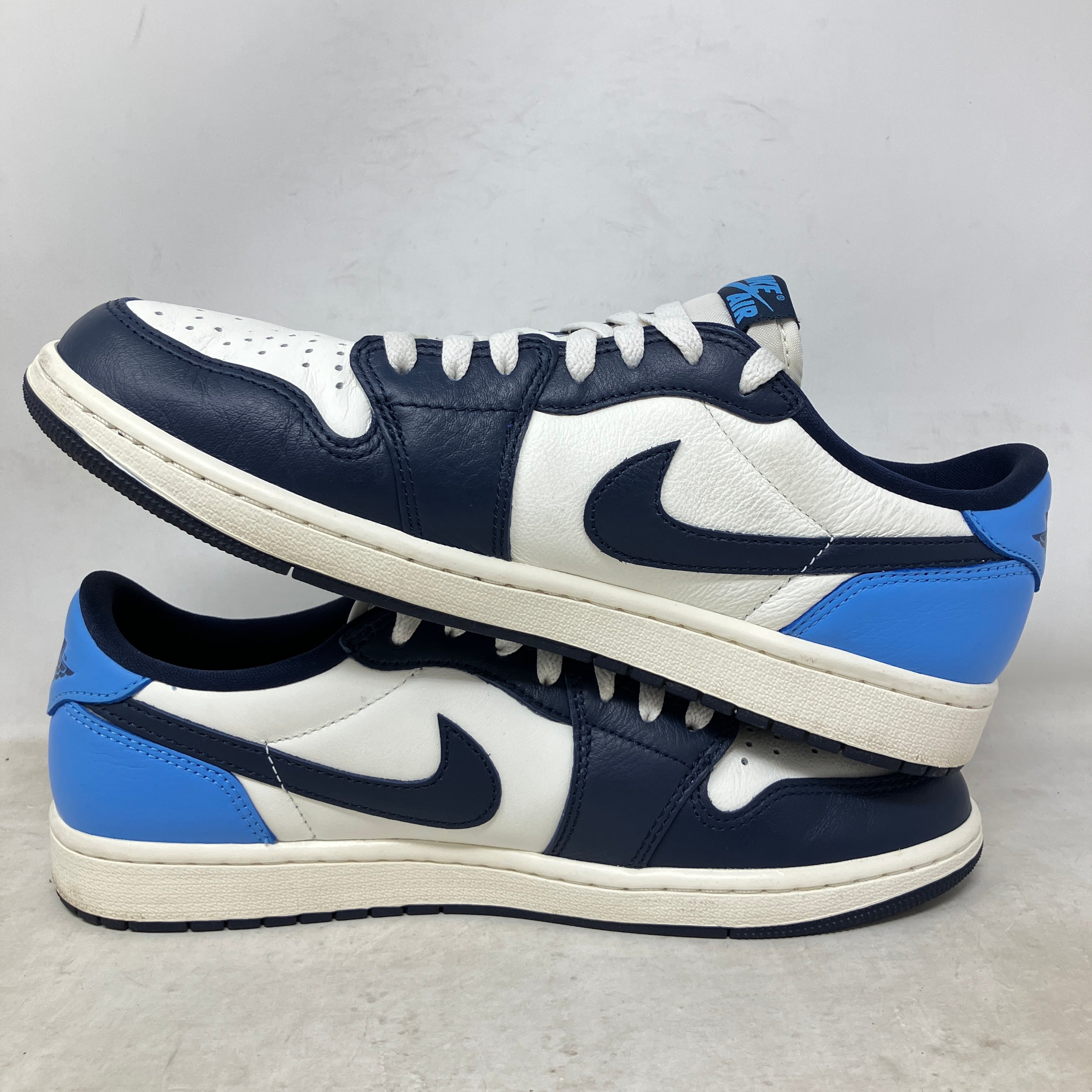 Jordan 1 Low OG Obsidian UNC