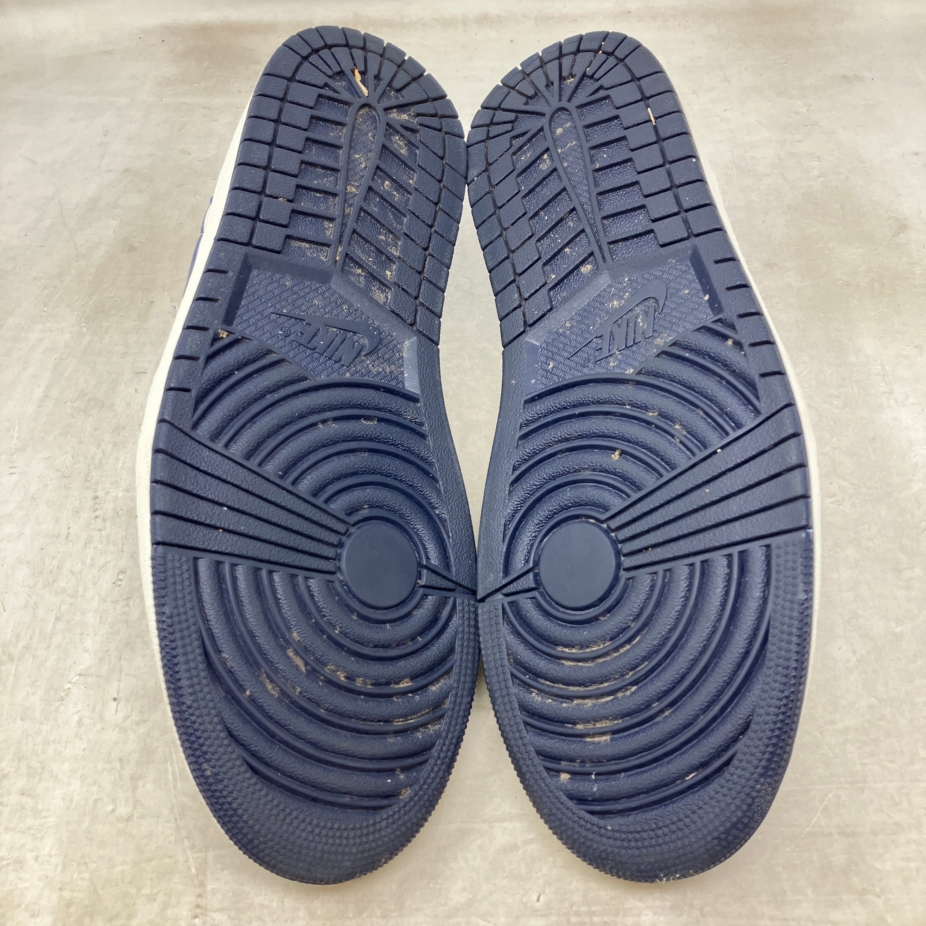 Jordan 1 Low OG Obsidian UNC