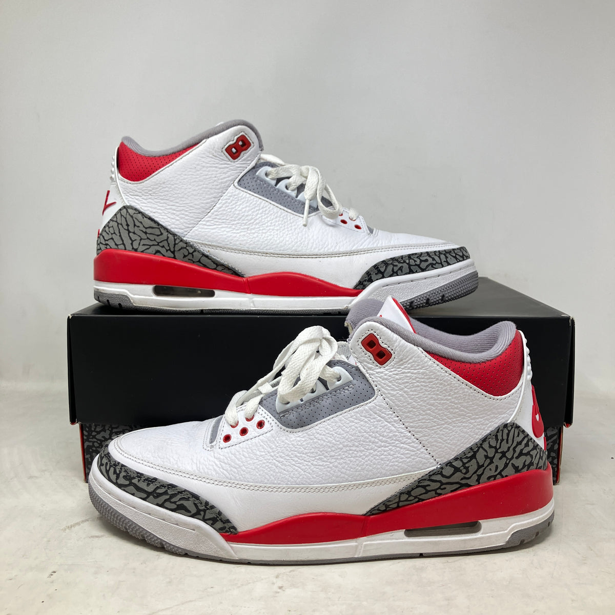 Jordan 3 Retro Fire Red (2022)
