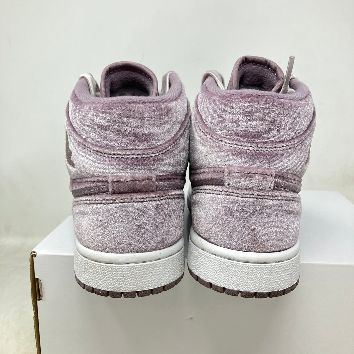 Air Jordan 1 Mid SE Purple Velvet (Women's)