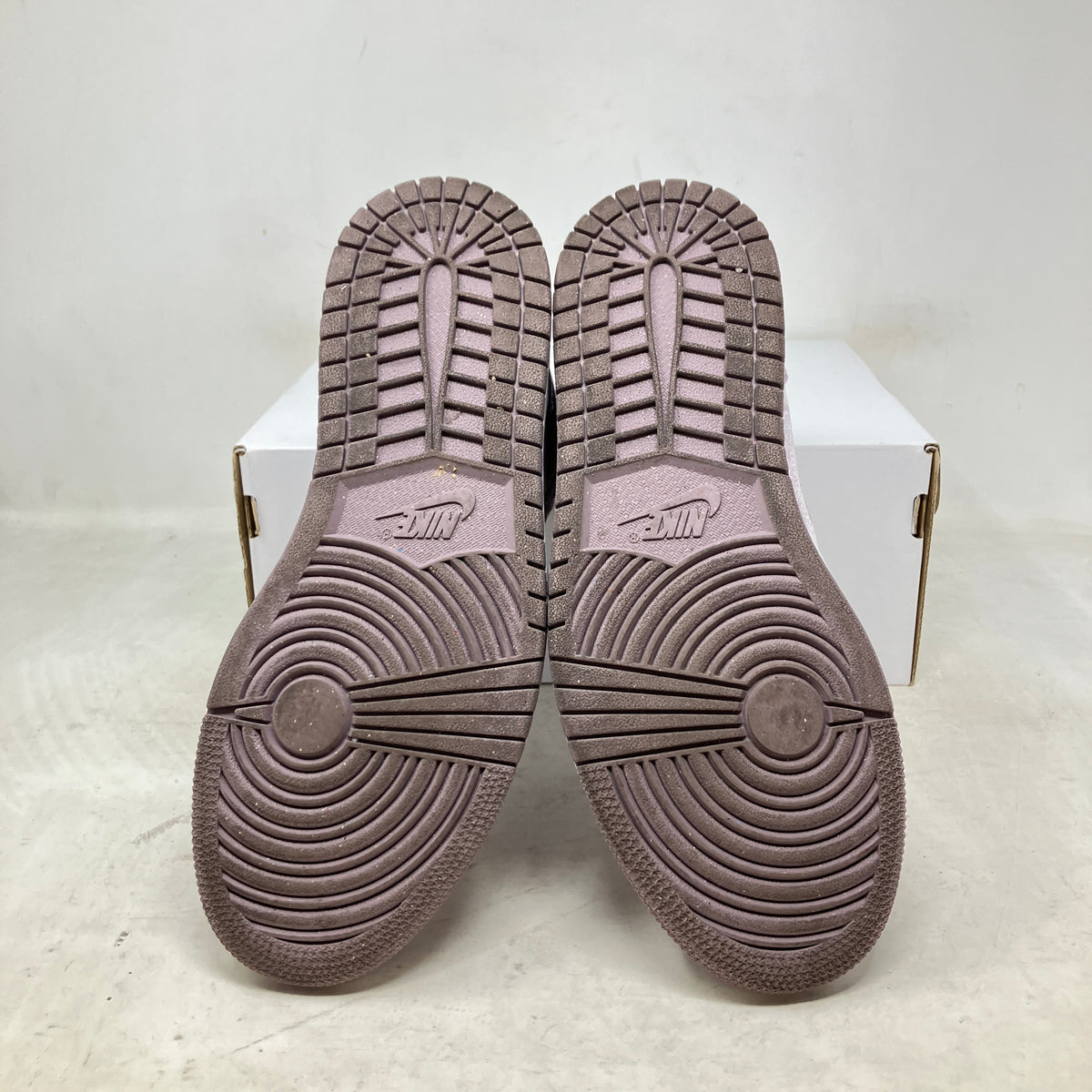 Air Jordan 1 Mid SE Purple Velvet (Women's)