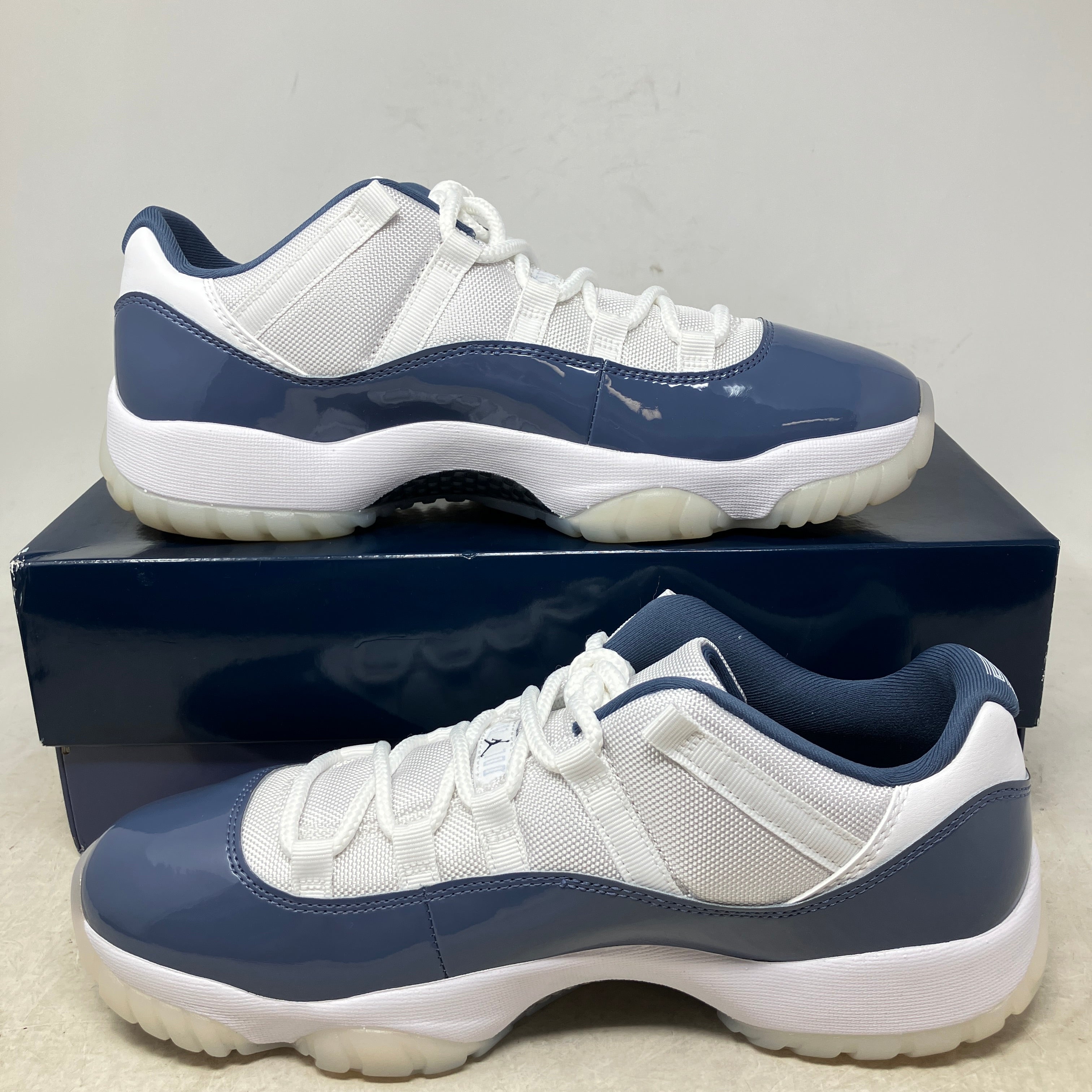 Jordan 11 Retro Low Diffused Blue
