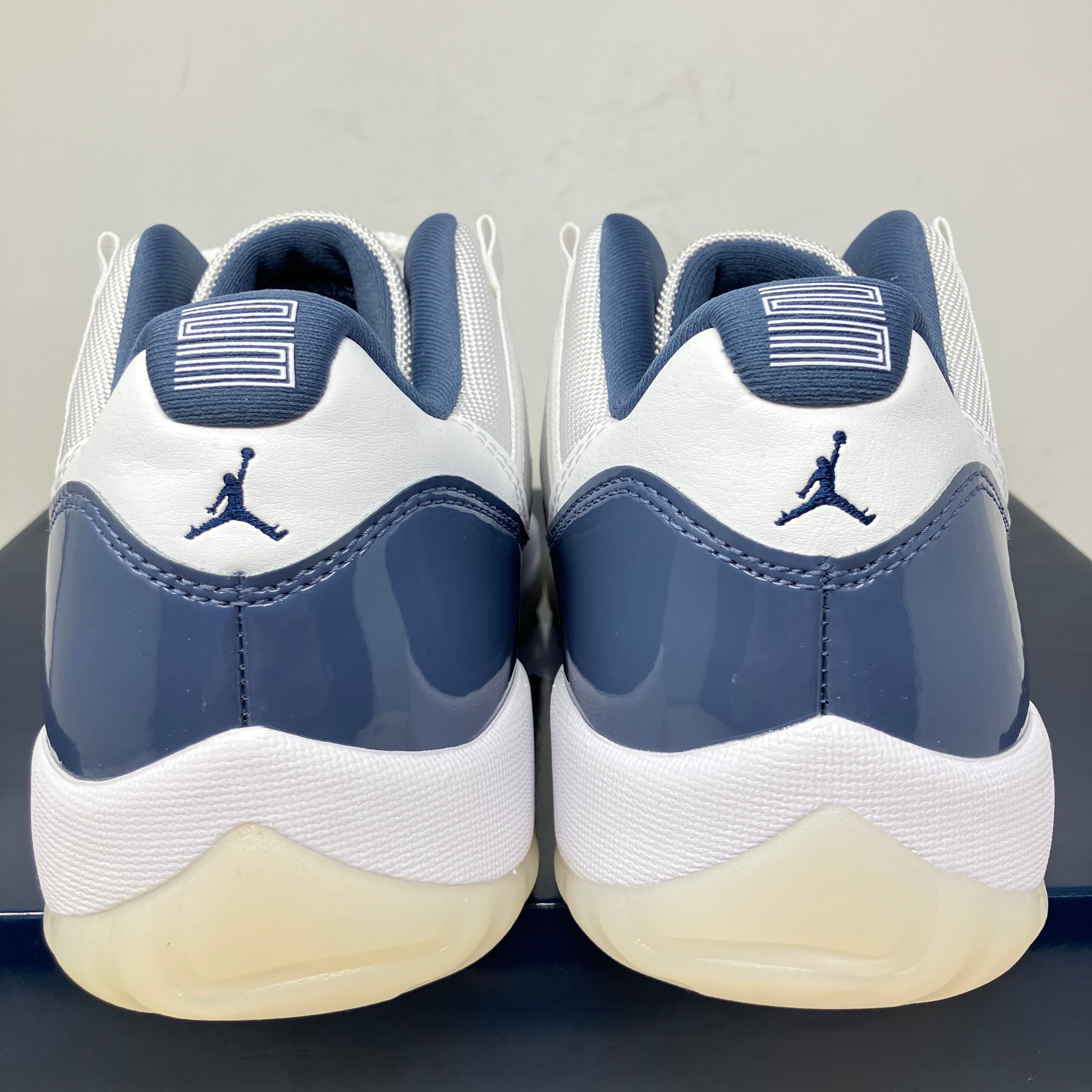 Jordan 11 Retro Low Diffused Blue