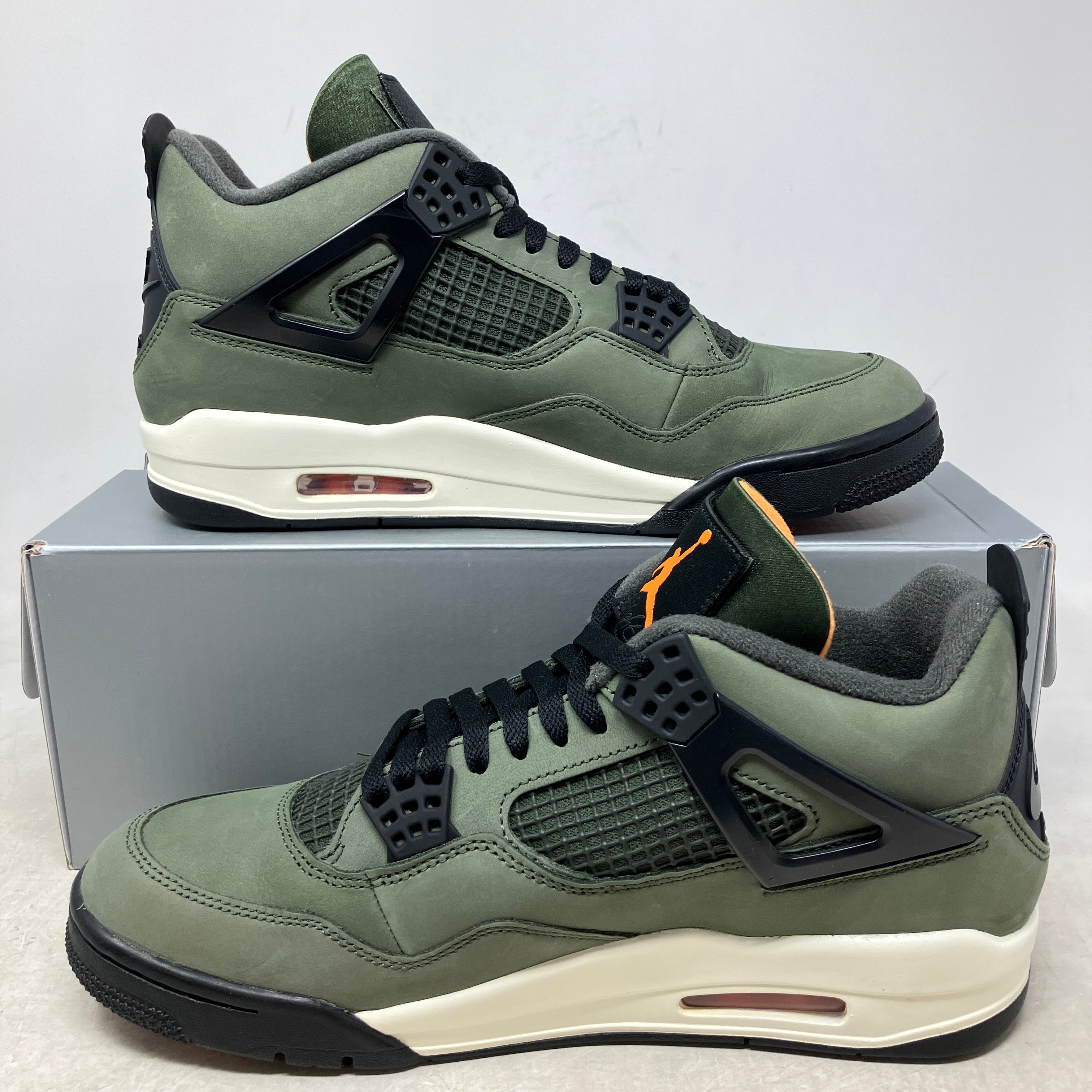 Jordan 4 Retro OG SP Undefeated (2025)