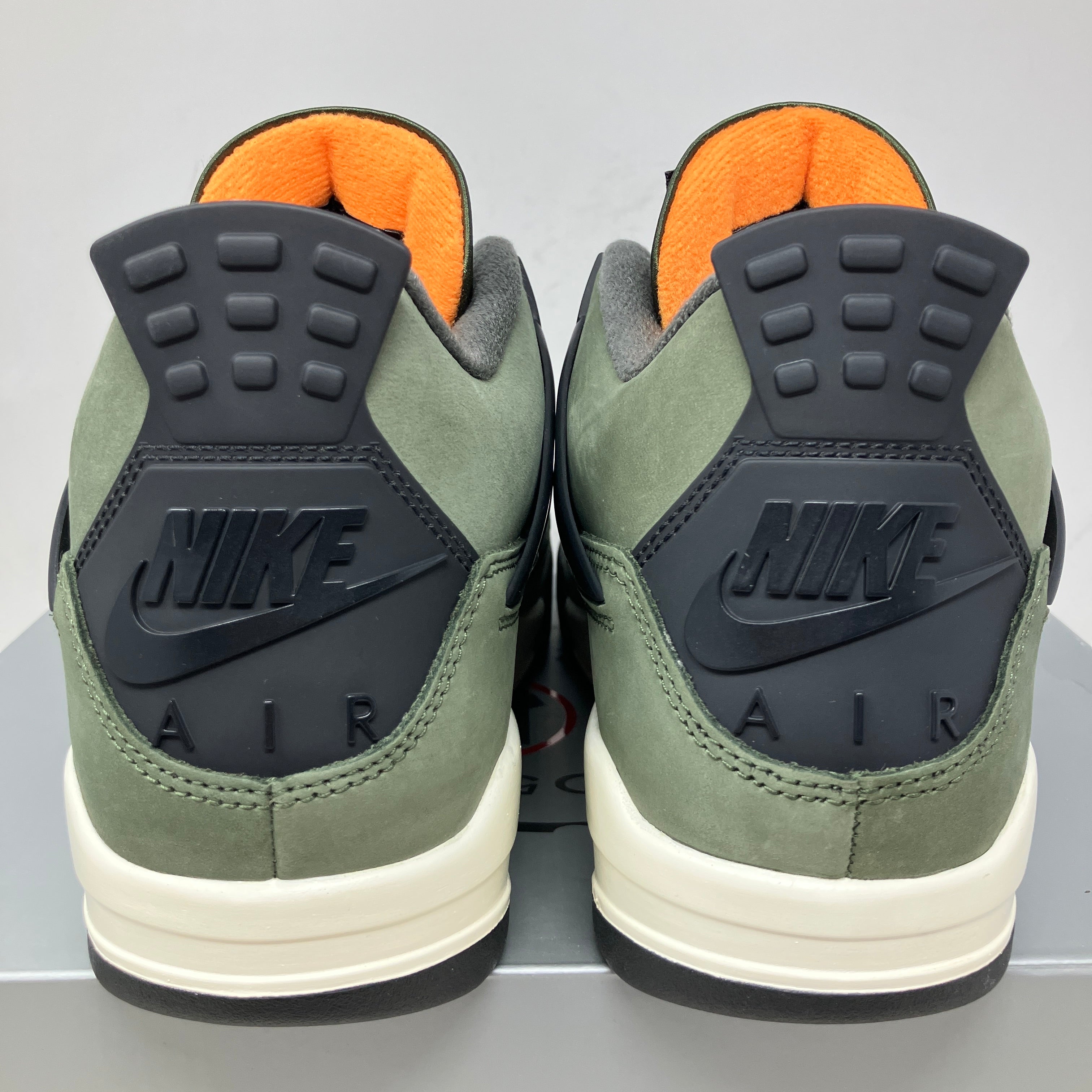 Jordan 4 Retro OG SP Undefeated (2025)