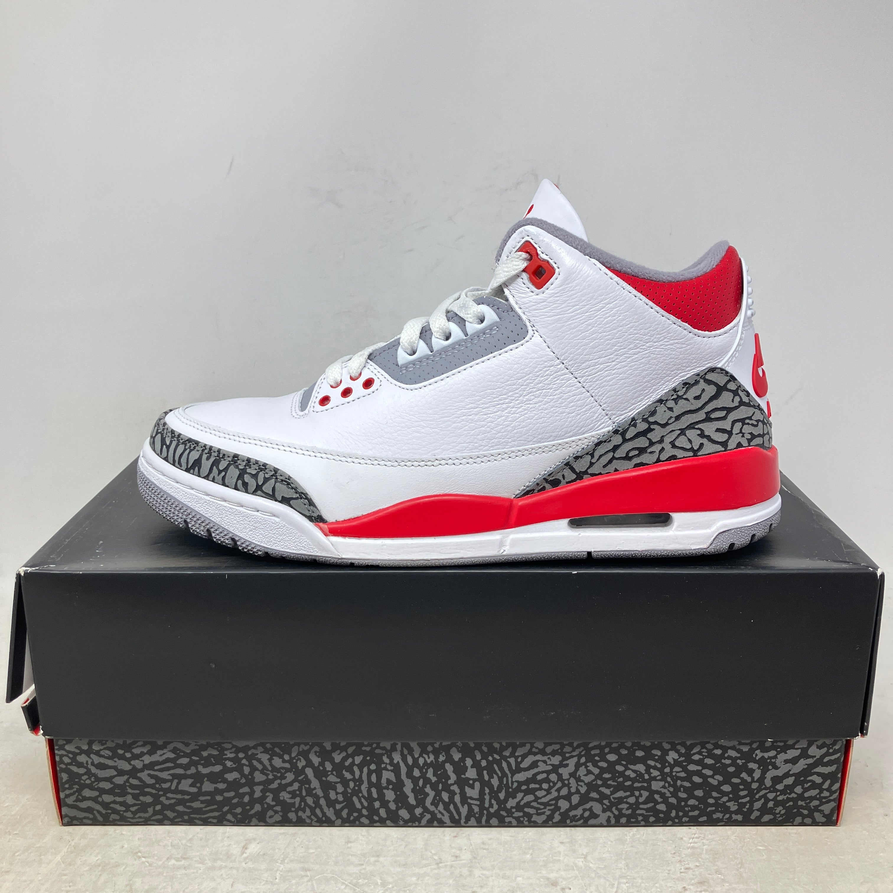 Jordan 3 Retro Fire Red (2022)