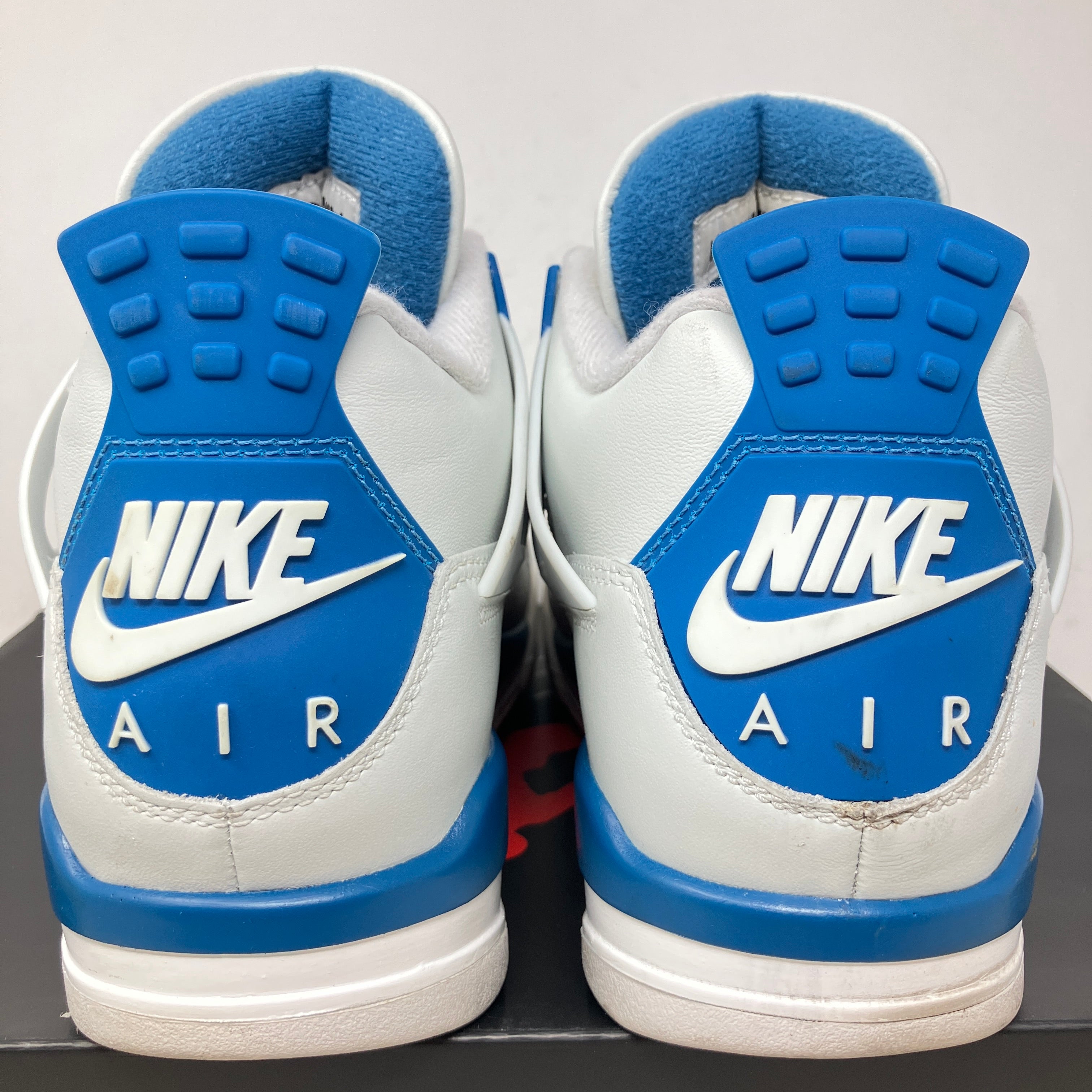 Jordan 4 Retro Military Blue (2024)
