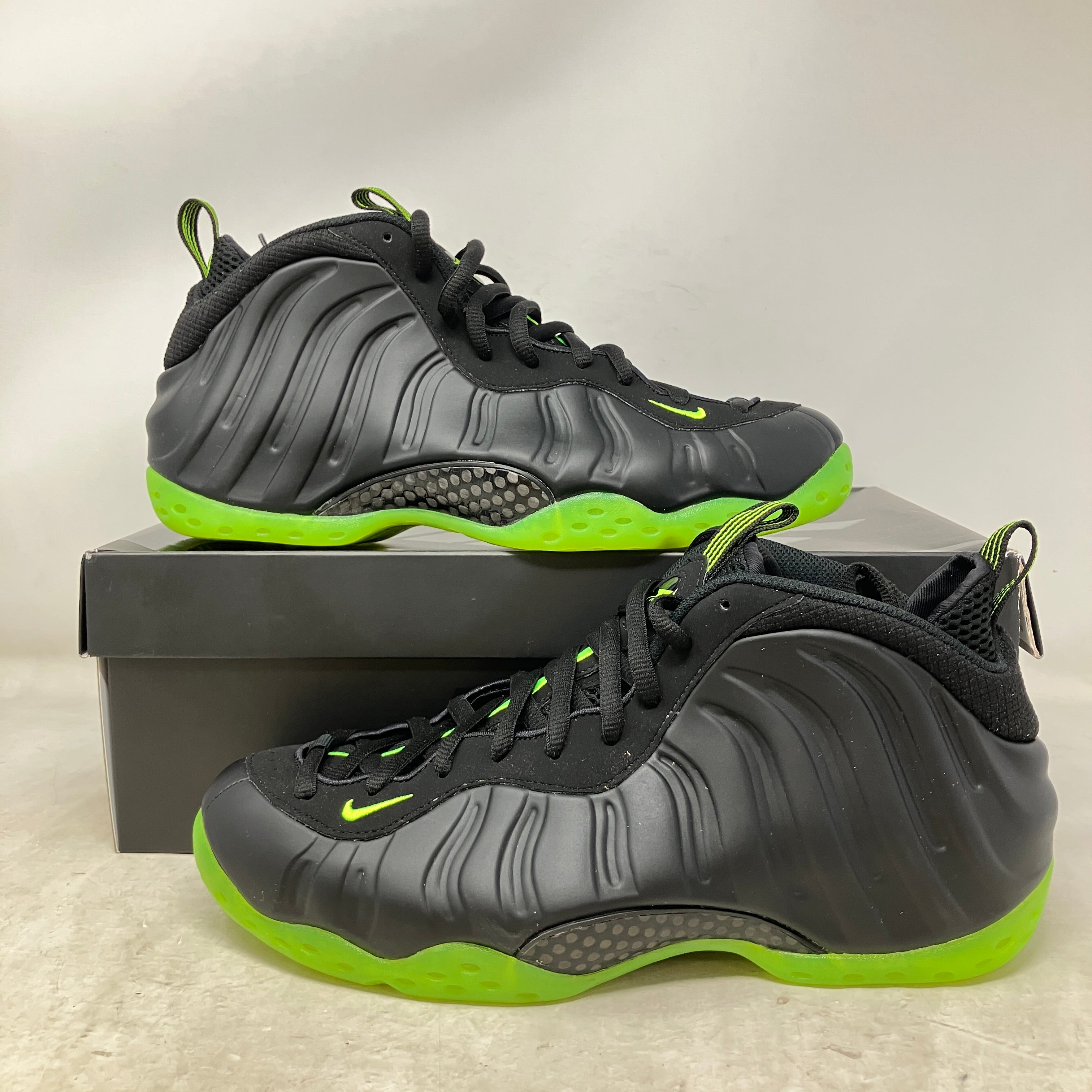 Nike Air Foamposite One Black Volt