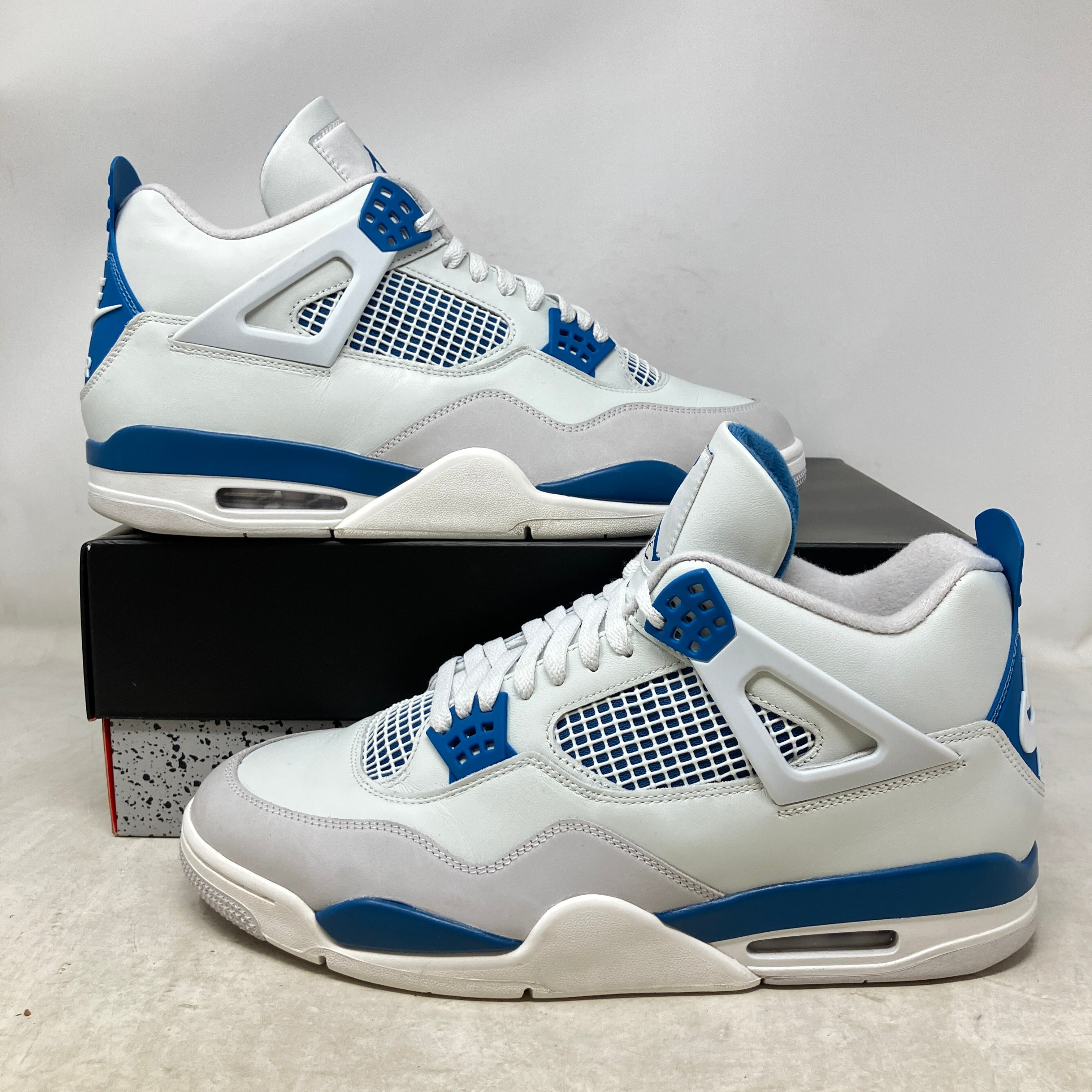 Jordan 4 Retro Military Blue (2024)