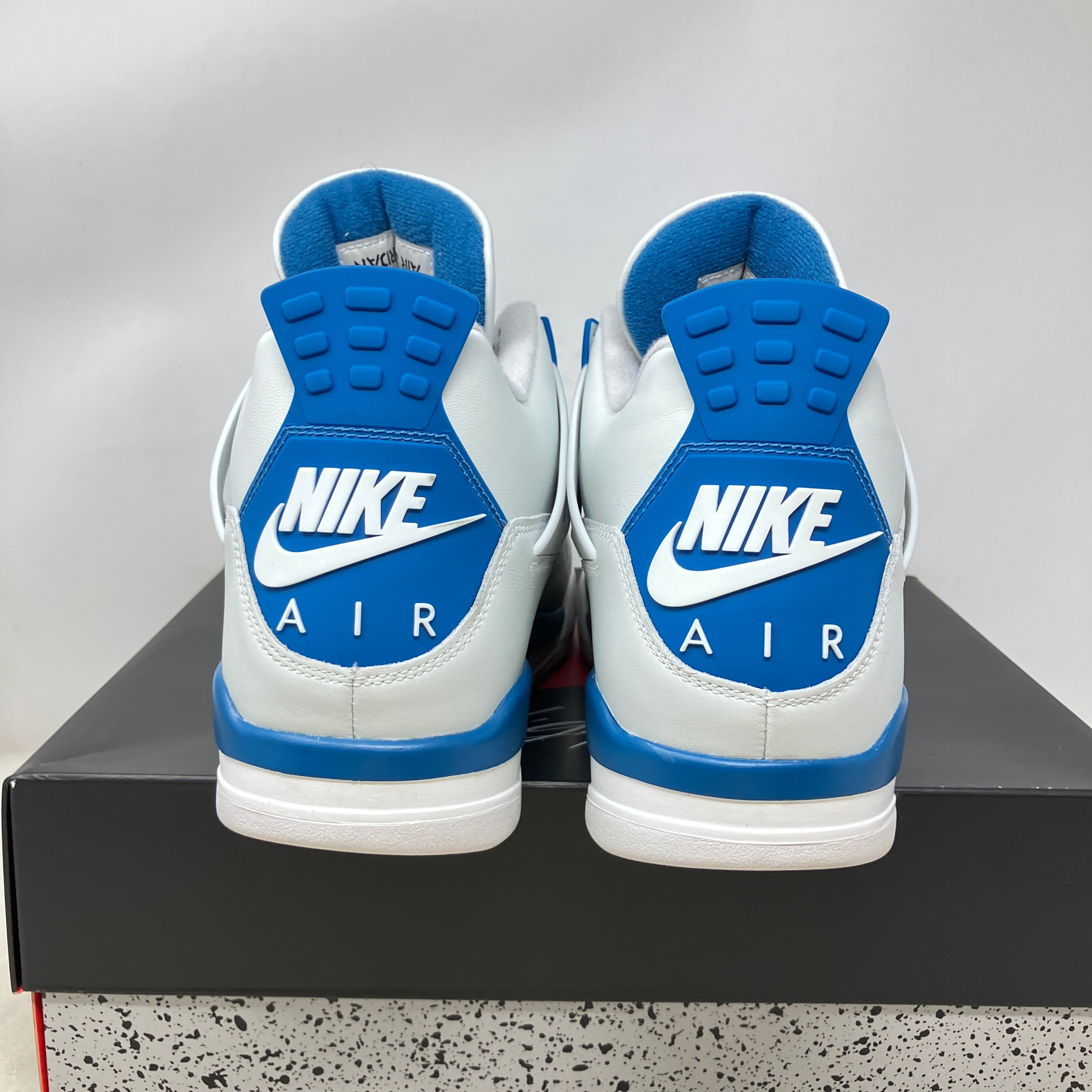 Jordan 4 Retro Military Blue (2024)