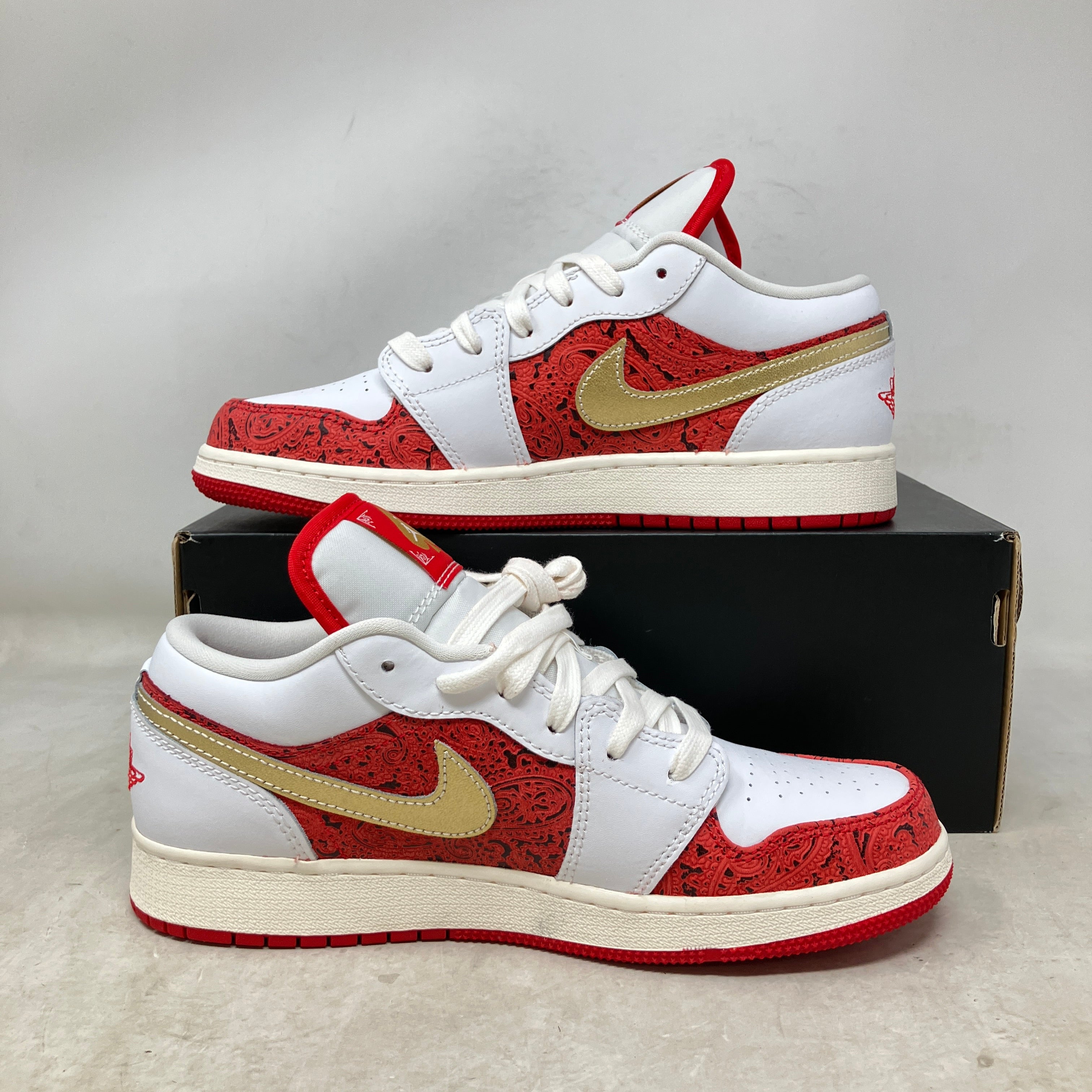Jordan 1 Low Spades