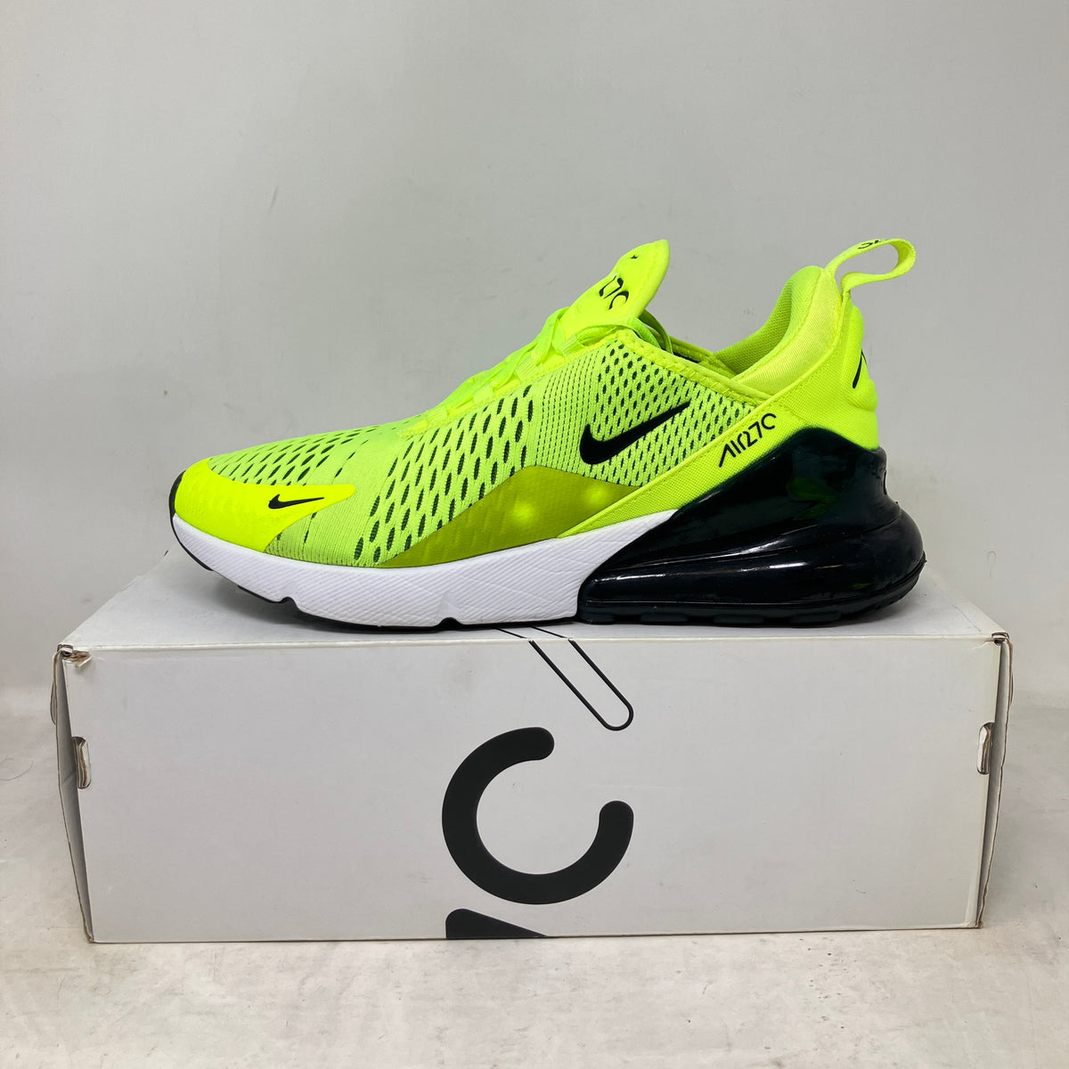Nike Air Max 270 Volt