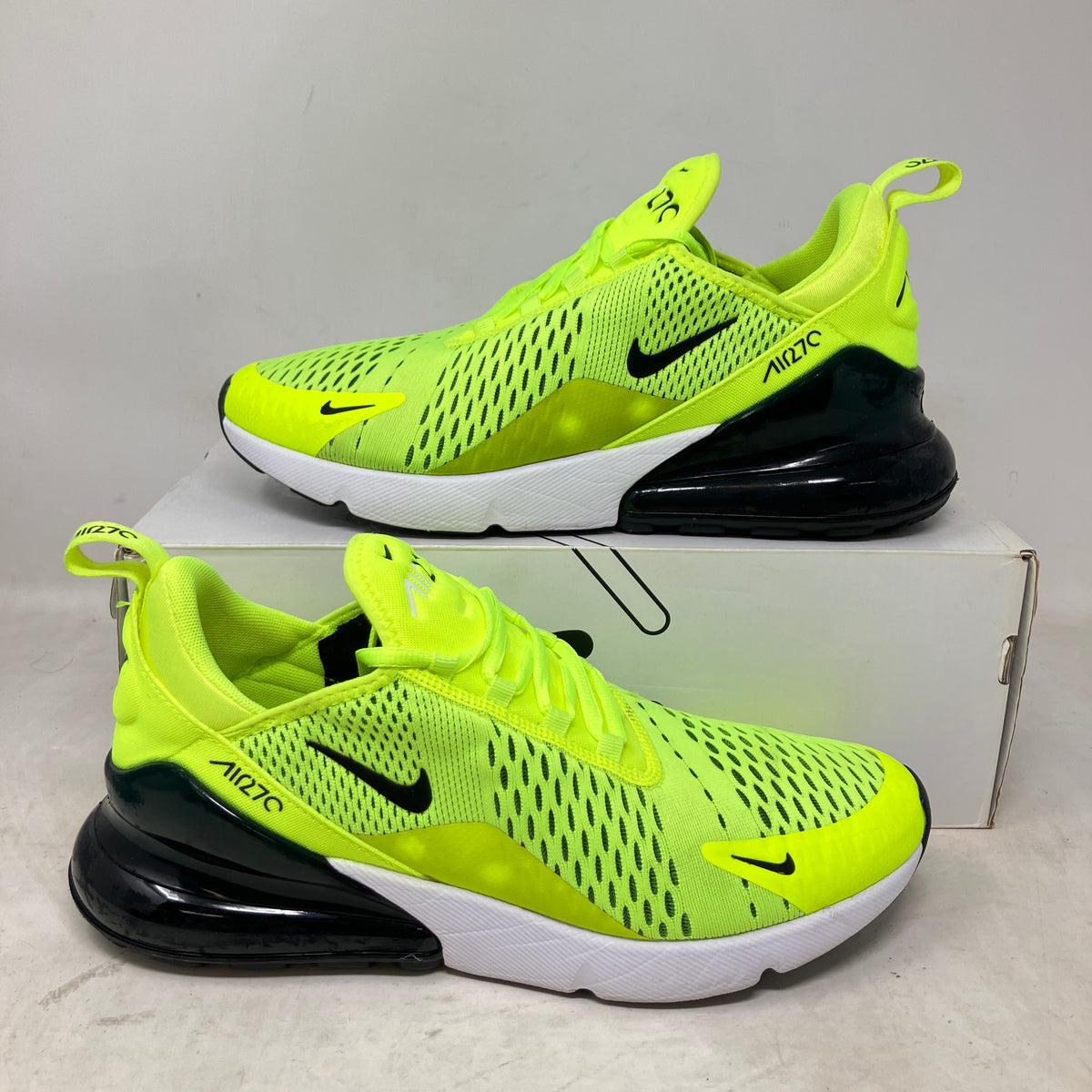Nike Air Max 270 Volt