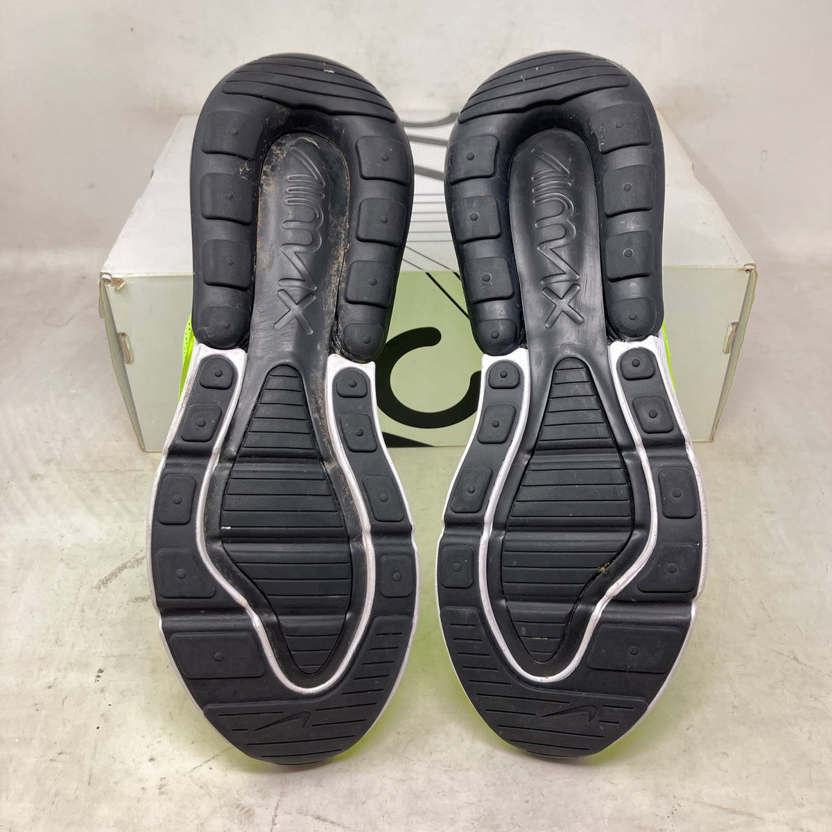 Nike Air Max 270 Volt