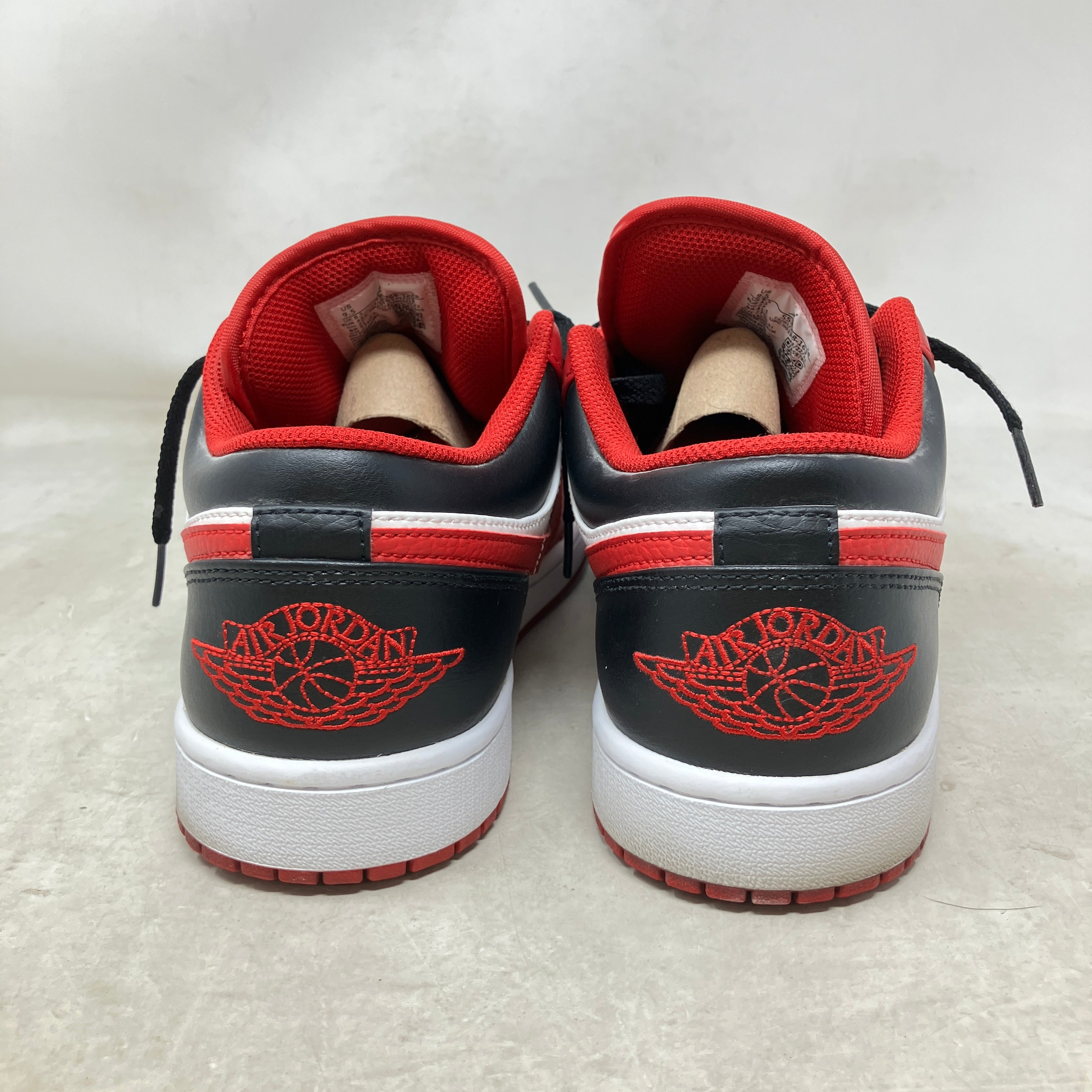 Jordan 1 Low Bulls