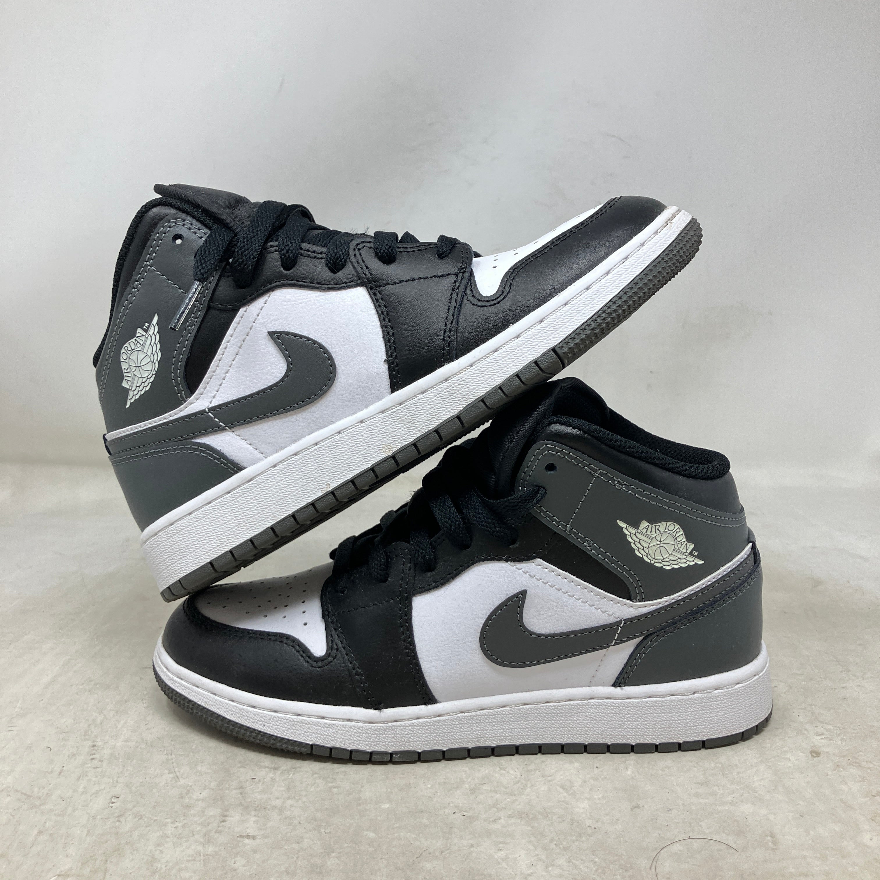 Jordan 1 Mid Black White Iron Grey (GS)