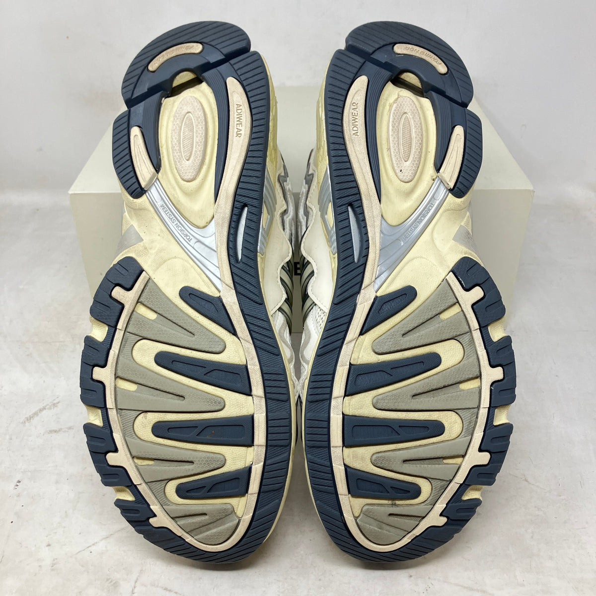 adidas Response CL Bad Bunny
