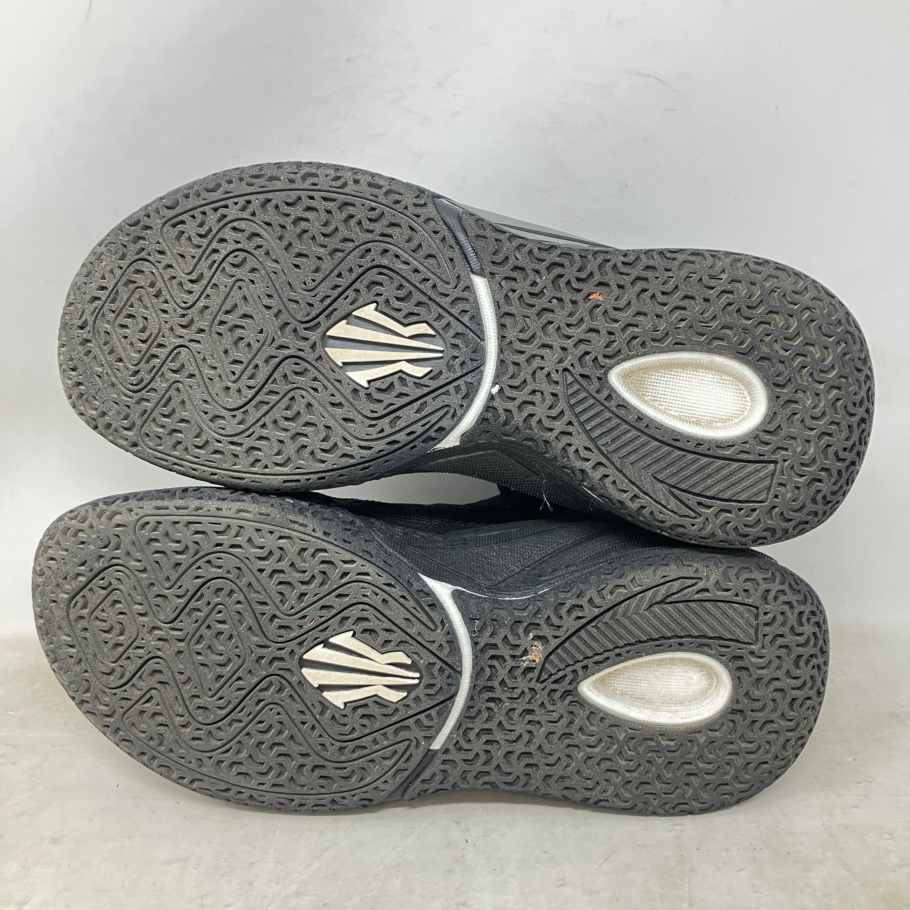 Anta Kai 1 Yin Triple Black