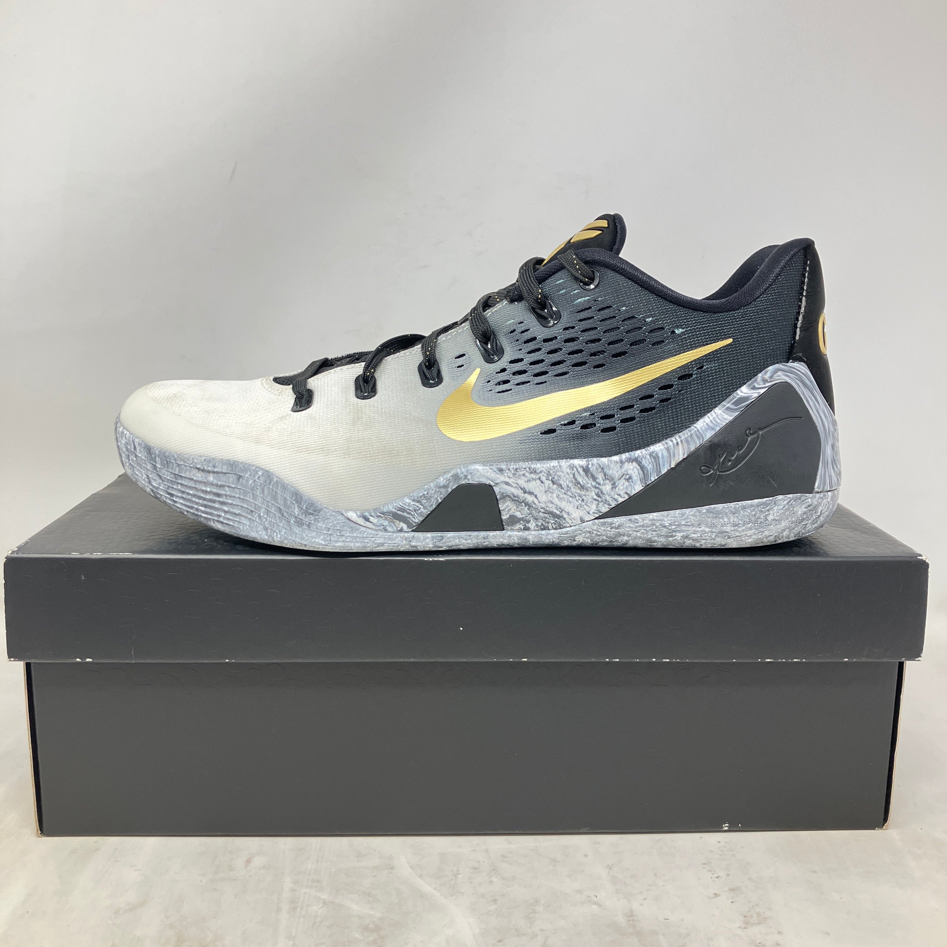 Nike Kobe 9 EM Low Protro Mambacita
