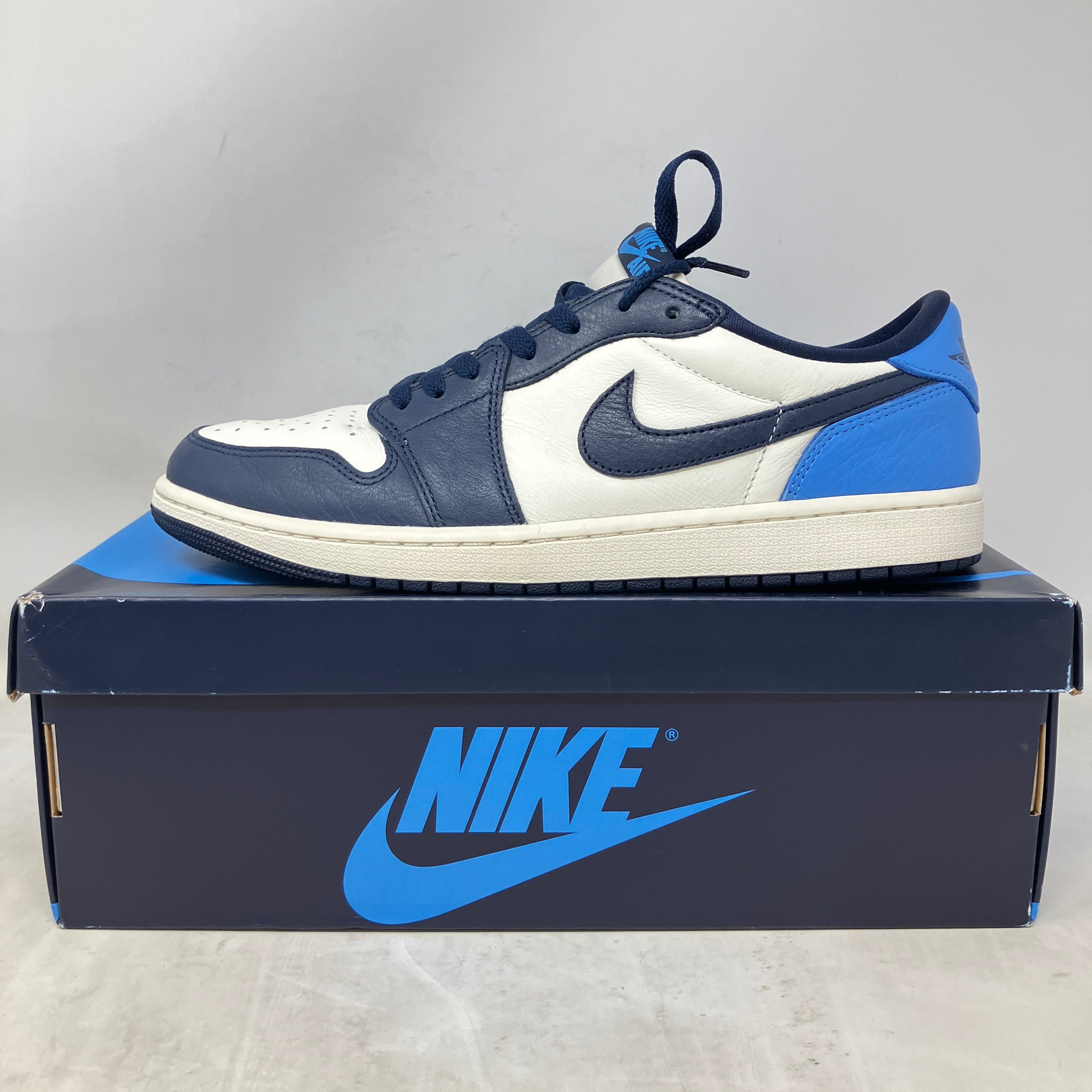 Jordan 1 Low OG Obsidian UNC