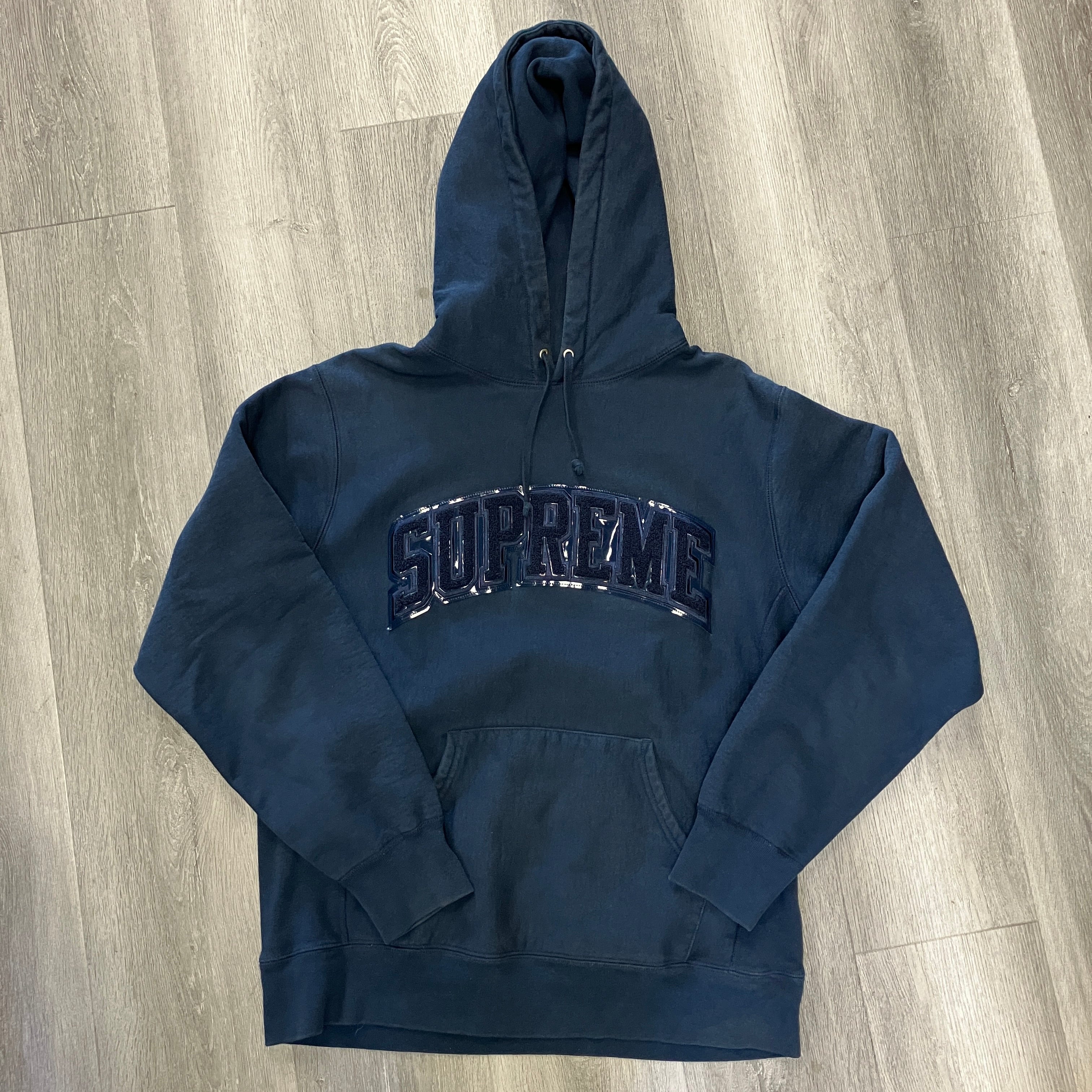 Supreme Patent Chenille Arc Logo Hooded Sweatshirt Navy (FW17)