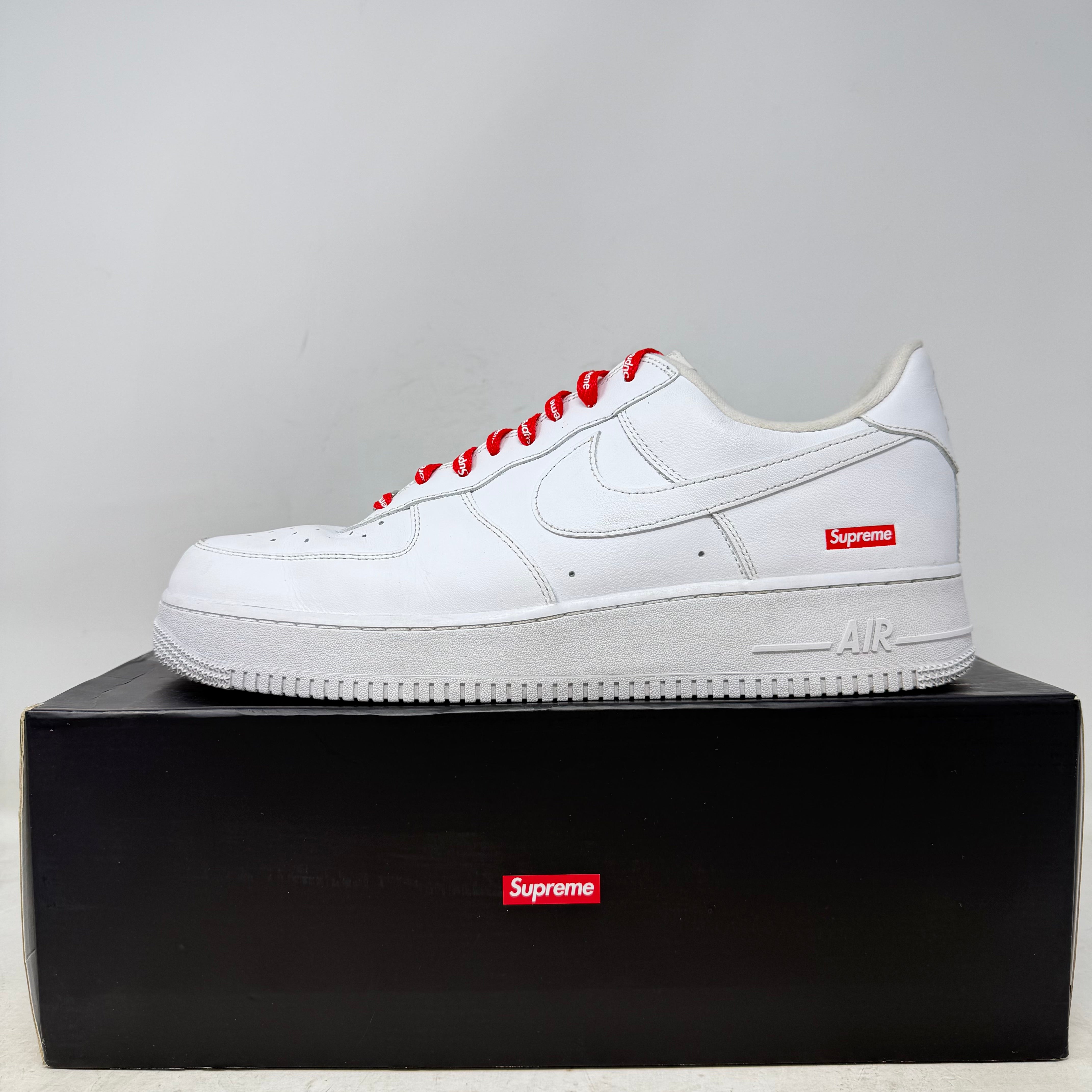 Nike Air Force 1 Low Supreme White