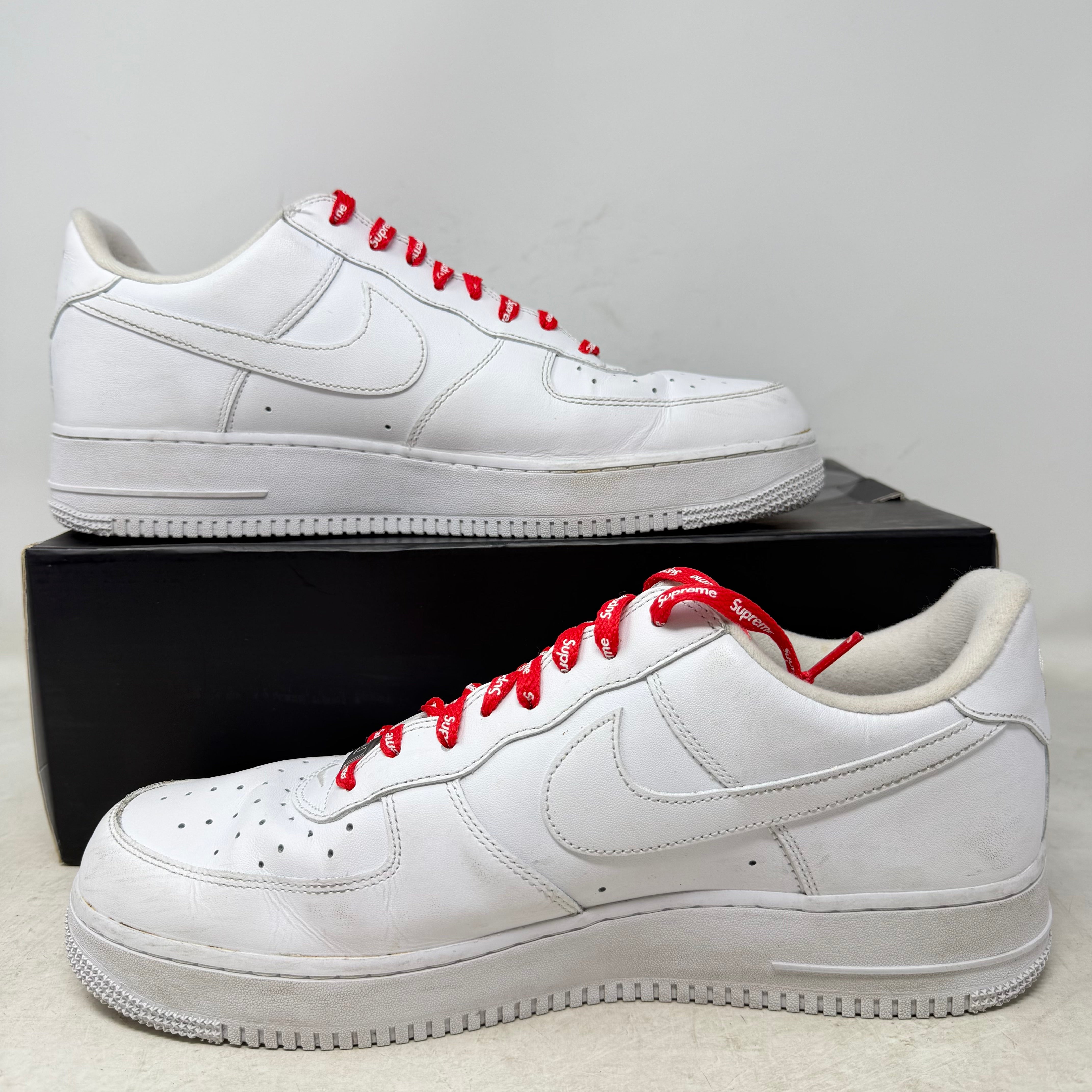 Nike Air Force 1 Low Supreme White