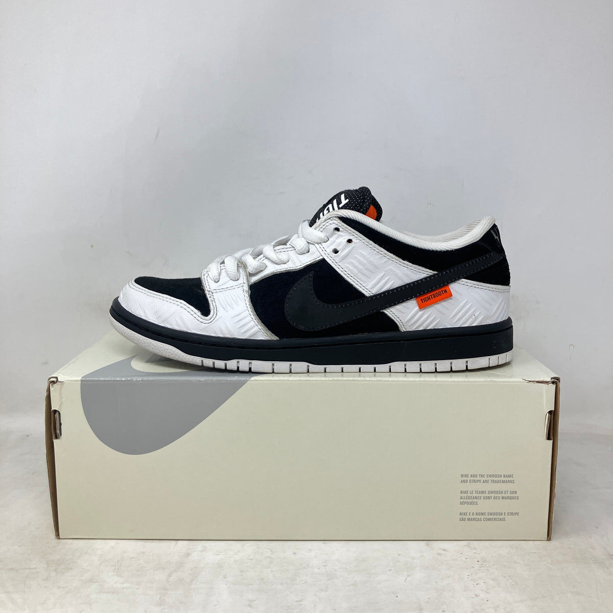 Nike SB Dunk Low TIGHTBOOTH