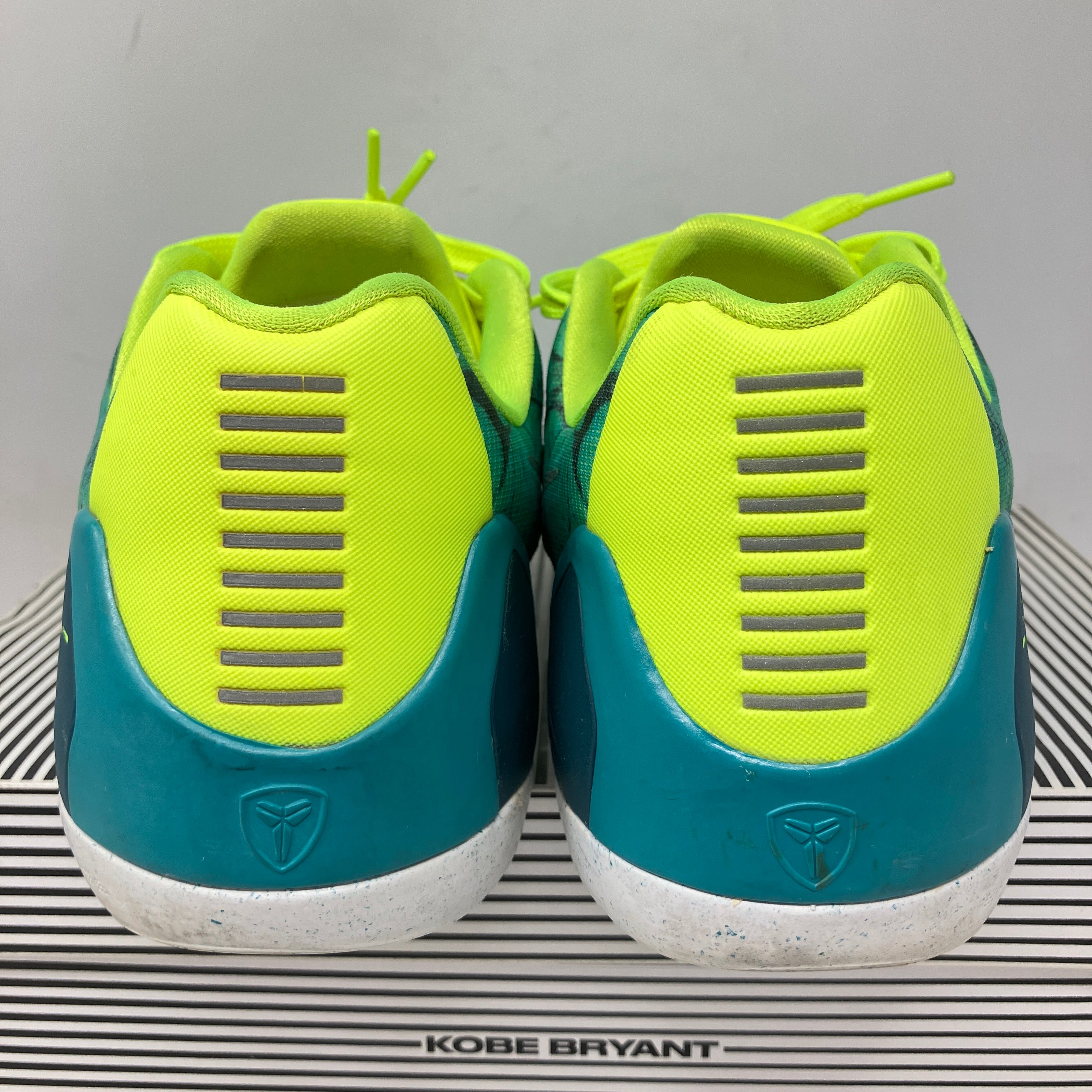 Nike Kobe 9 EM Low Easter