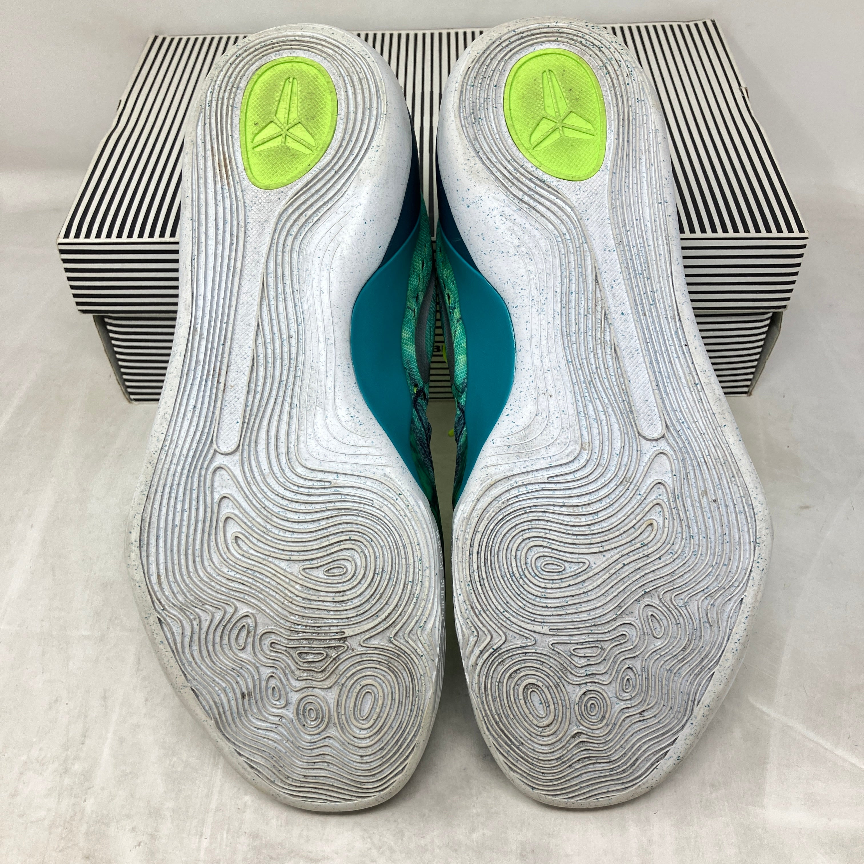 Nike Kobe 9 EM Low Easter