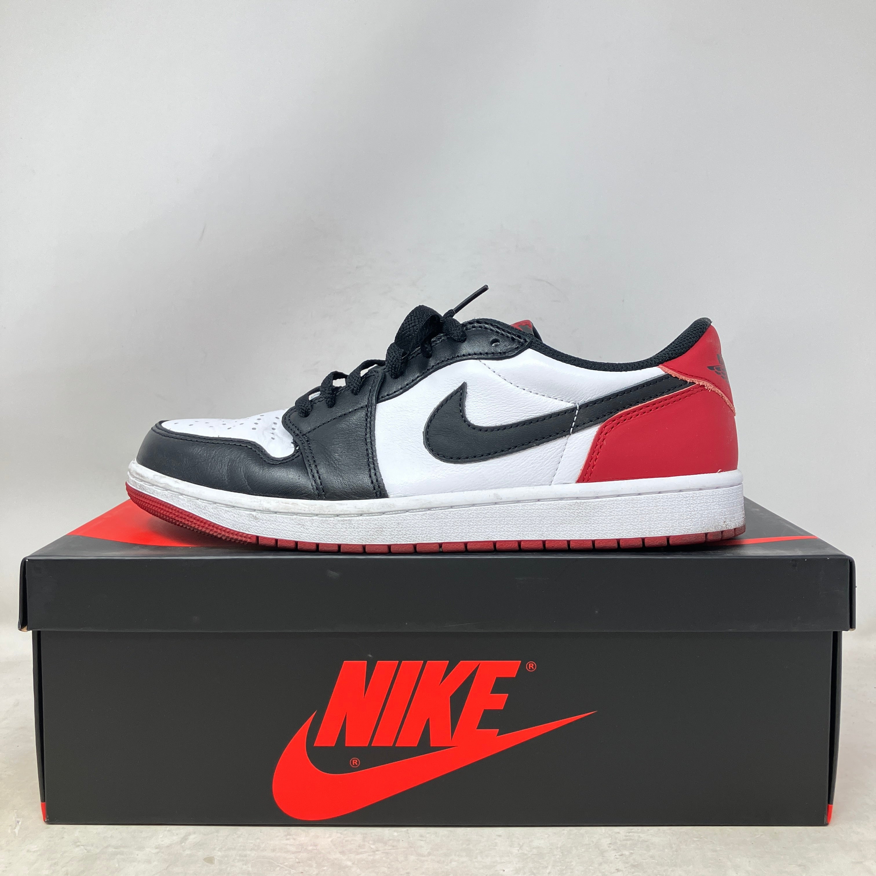 Jordan 1 Retro Low OG Black Toe (2023)
