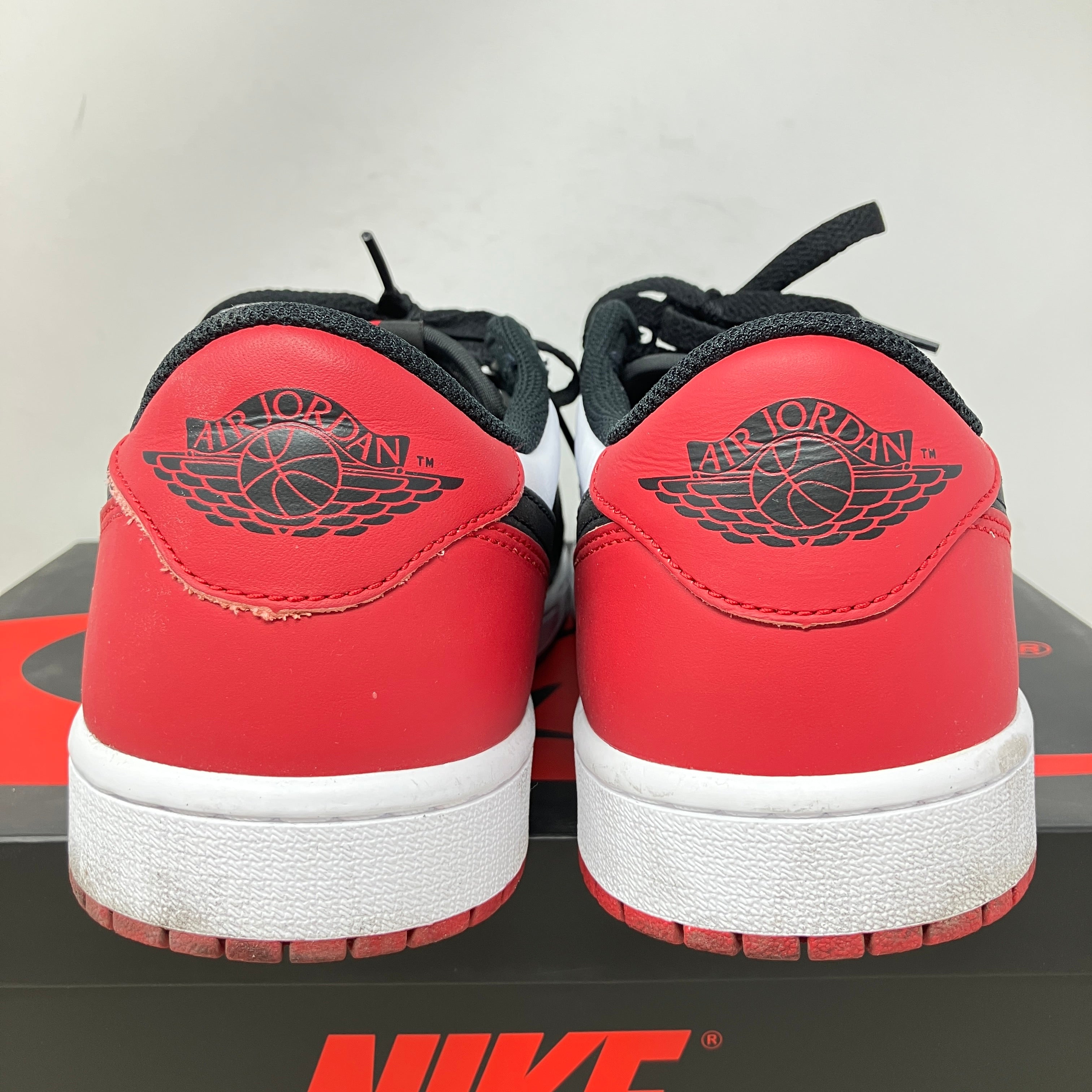 Jordan 1 Retro Low OG Black Toe (2023)