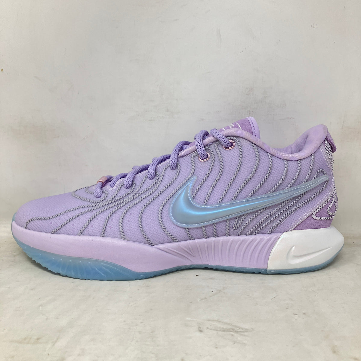 Nike LeBron 21 Easter (Translucent Outsole)