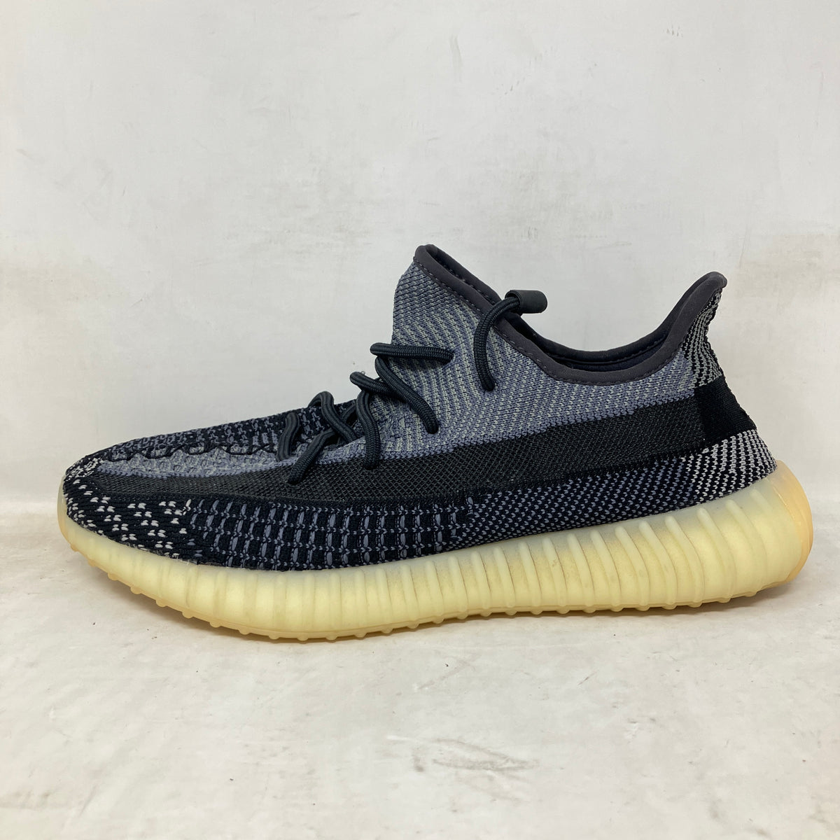 adidas Yeezy Boost 350 V2 Carbon