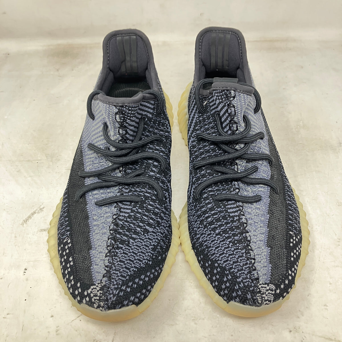 adidas Yeezy Boost 350 V2 Carbon