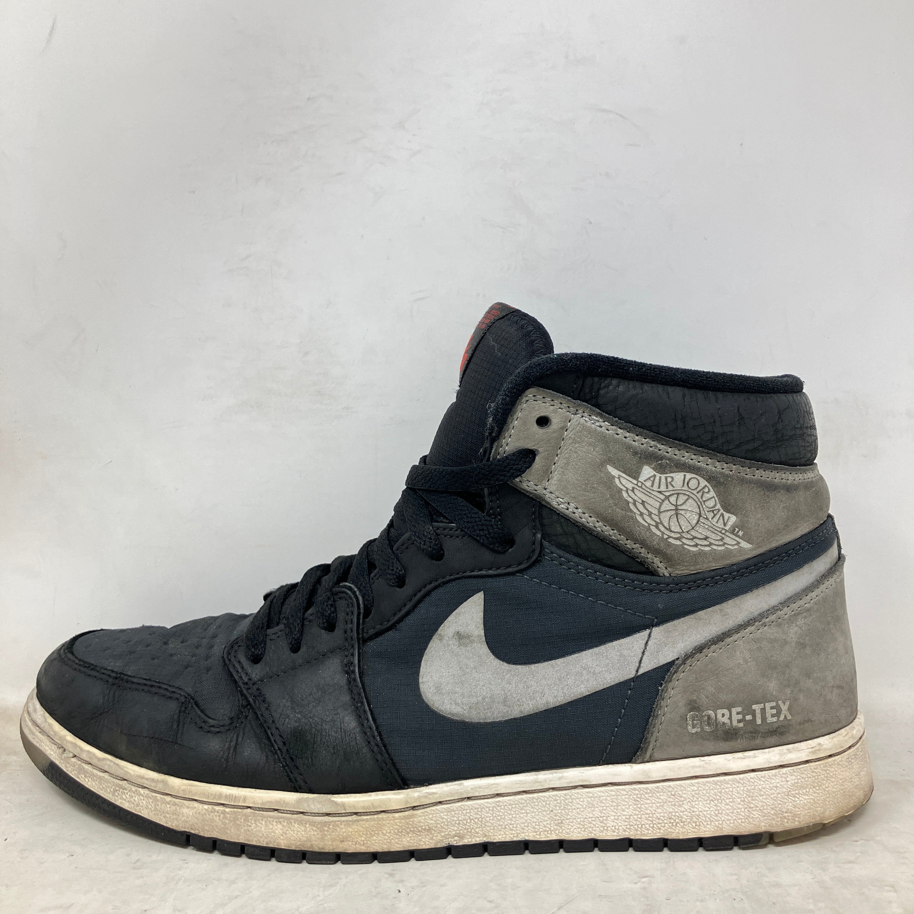 Jordan 1 Retro High Element Gore-Tex Black Particle Grey