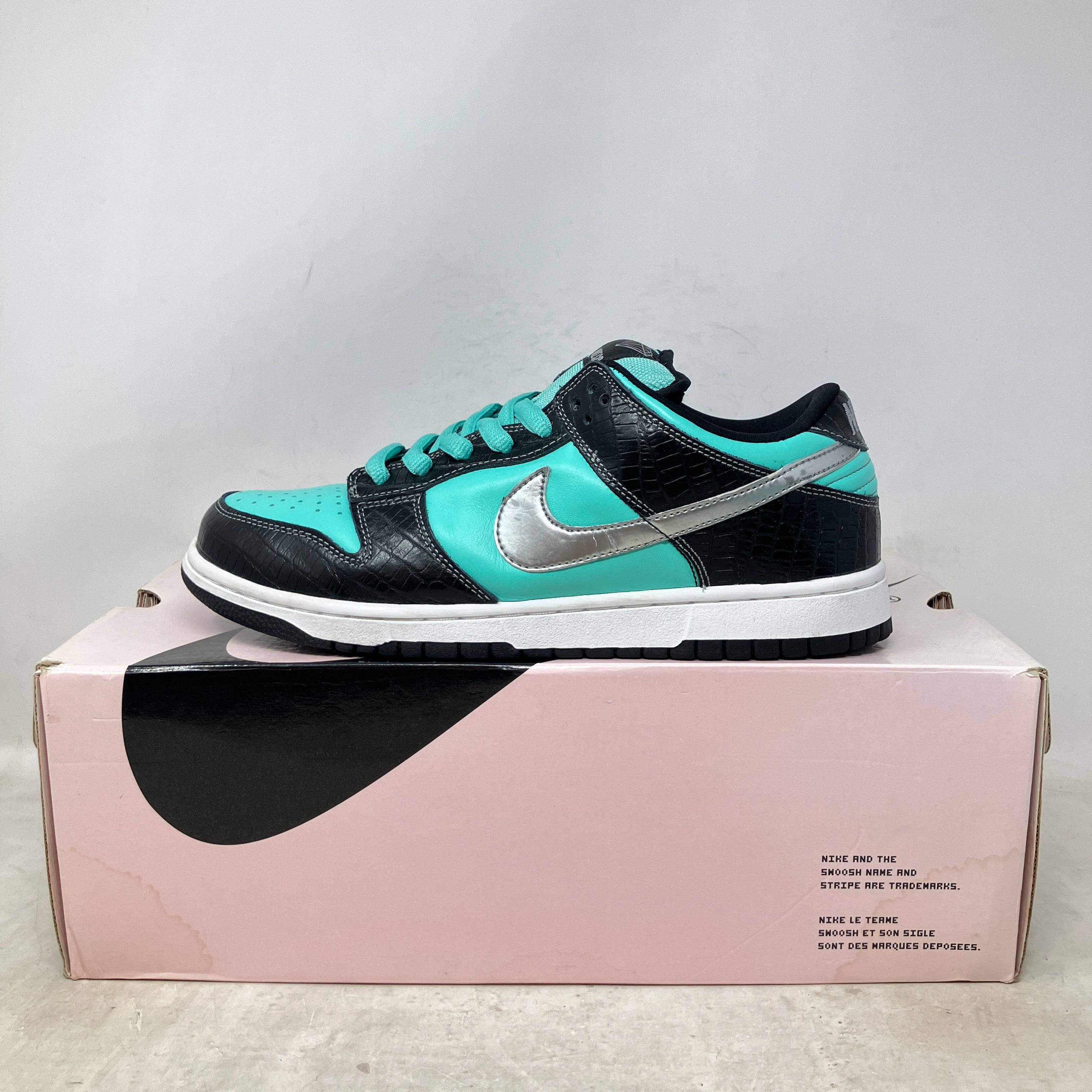 Nike SB Dunk Low Diamond Supply Co. Tiffany
