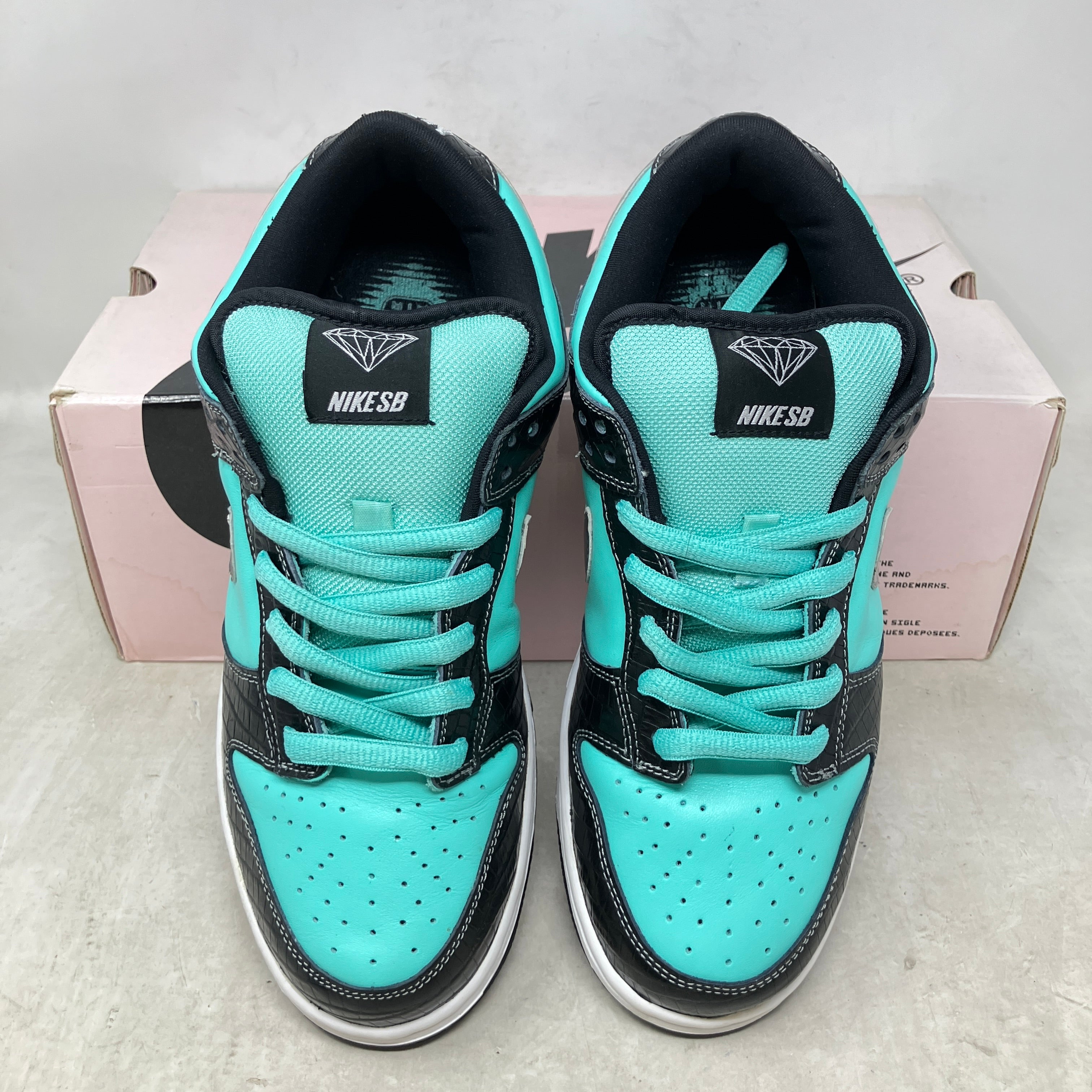 Nike SB Dunk Low Diamond Supply Co. Tiffany