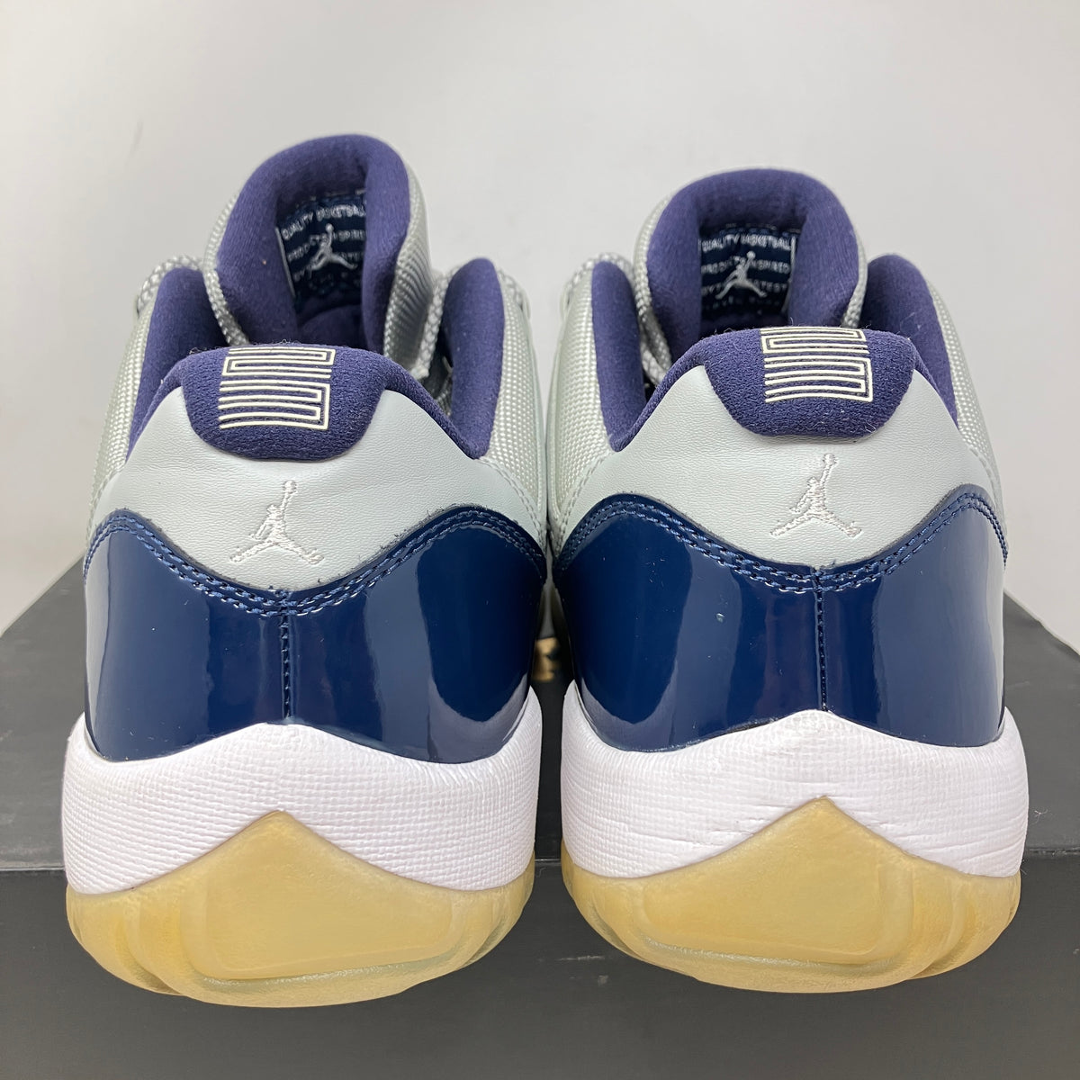 Jordan 11 Retro Low Georgetown