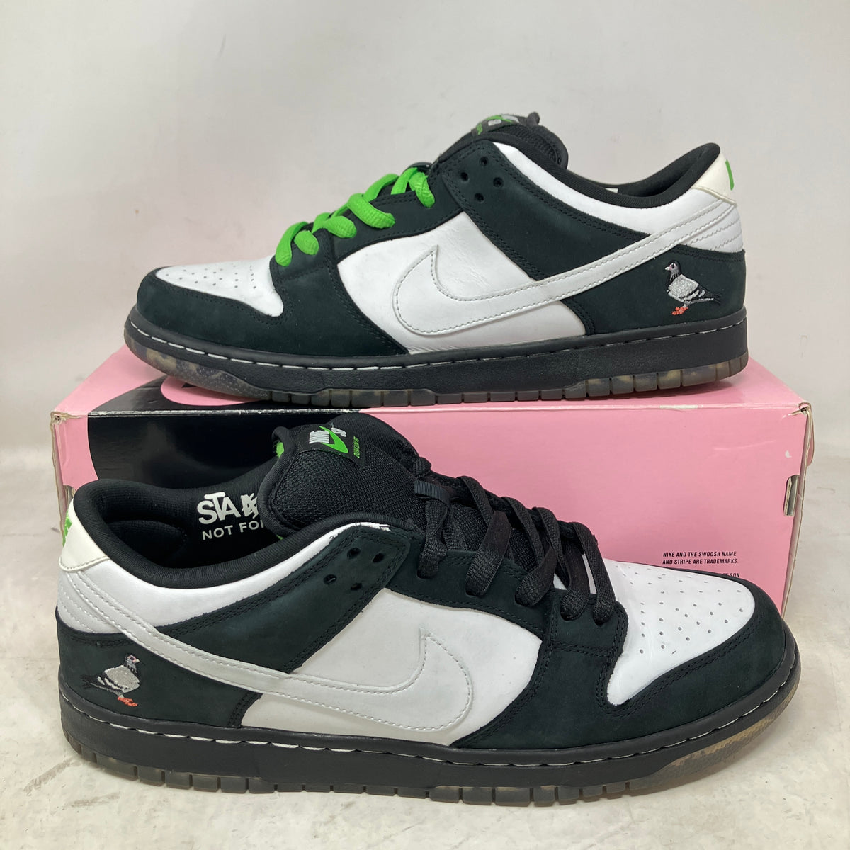 Nike SB Dunk Low Staple Panda Pigeon