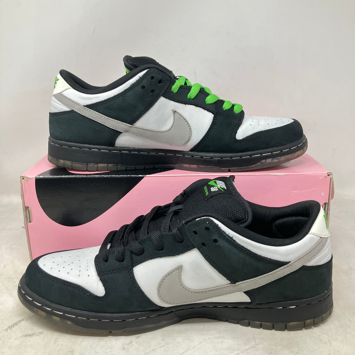 Nike SB Dunk Low Staple Panda Pigeon
