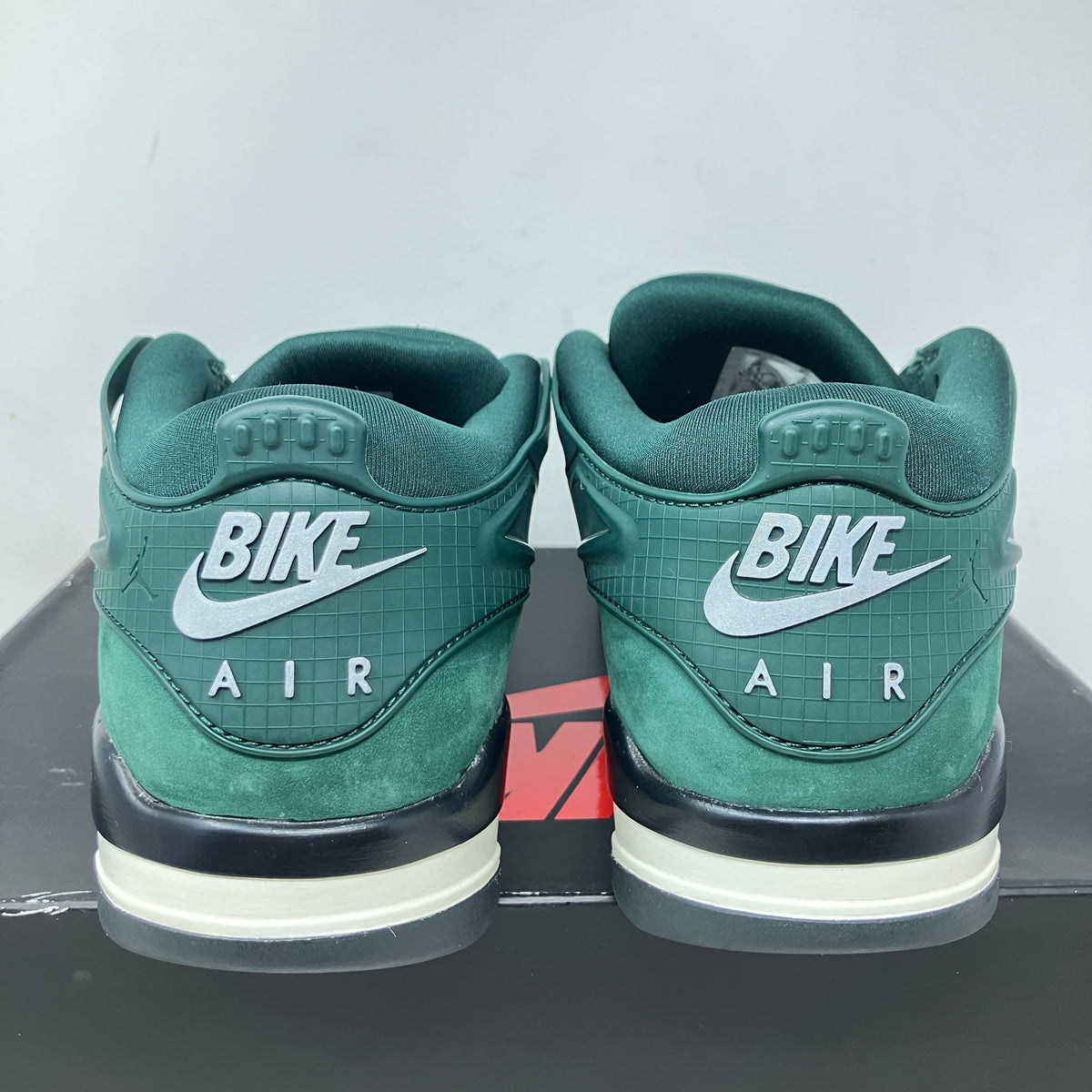 Jordan 4 RM SP Nigel Sylvester Grandma's Driveway