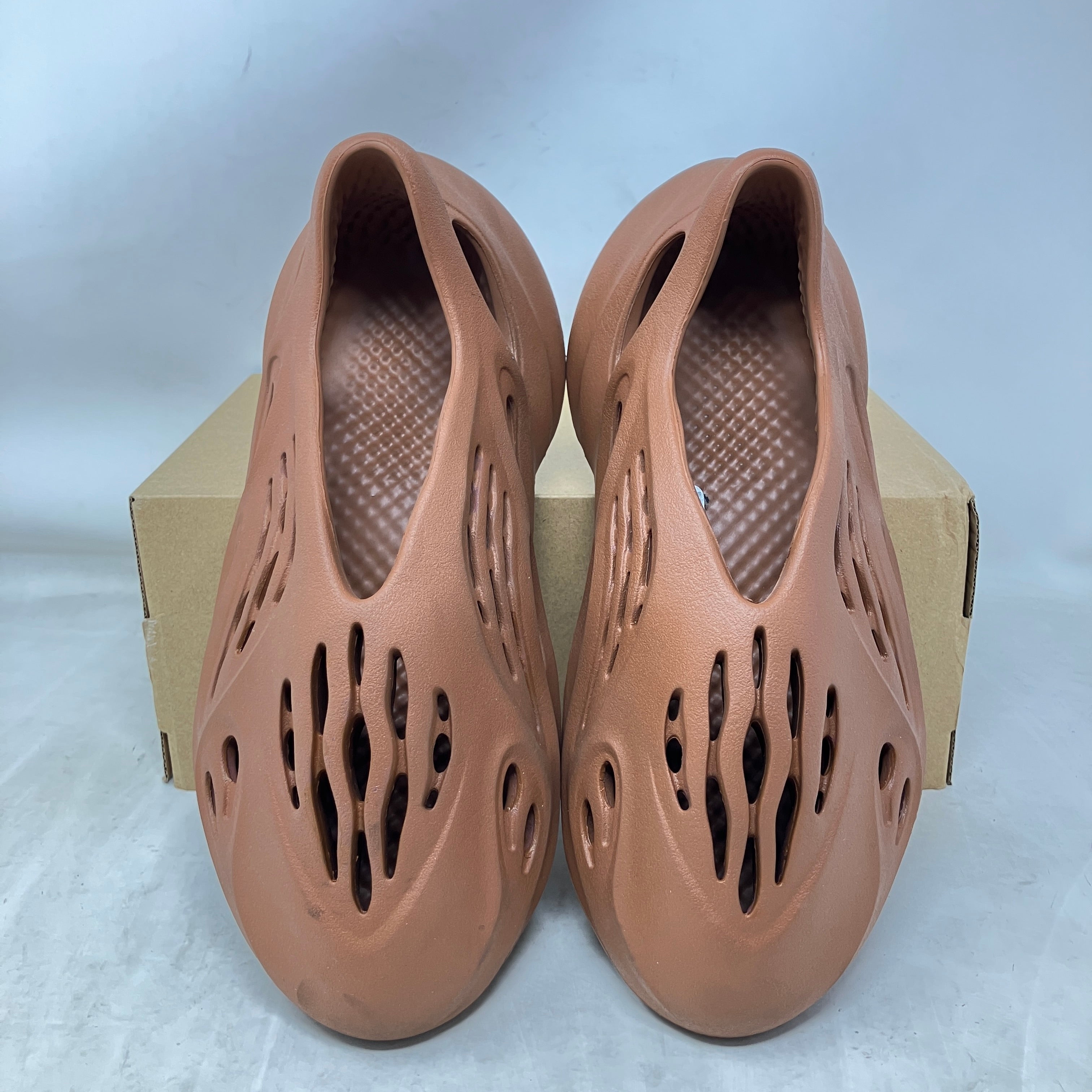 adidas Yeezy Foam RNR Clay Red