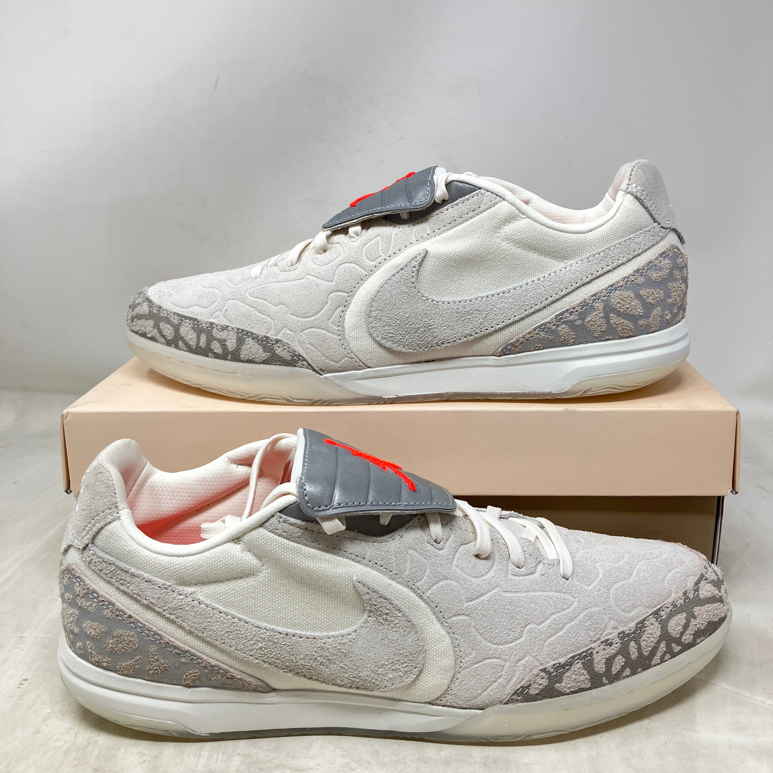 Jordan Tiempo Streetgato SE Phantom Sail