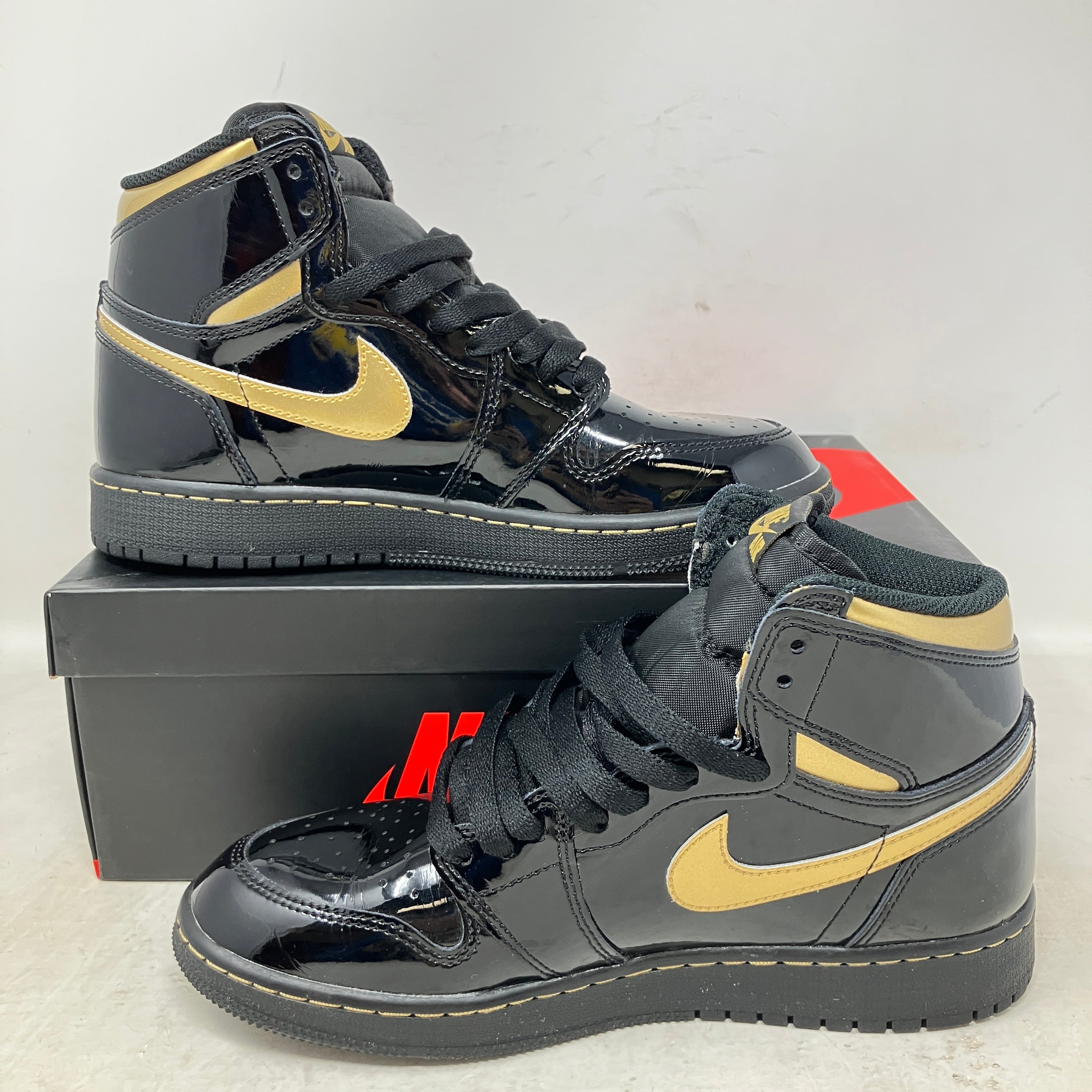 Jordan 1 Retro High Black Metallic Gold (2020) (GS)