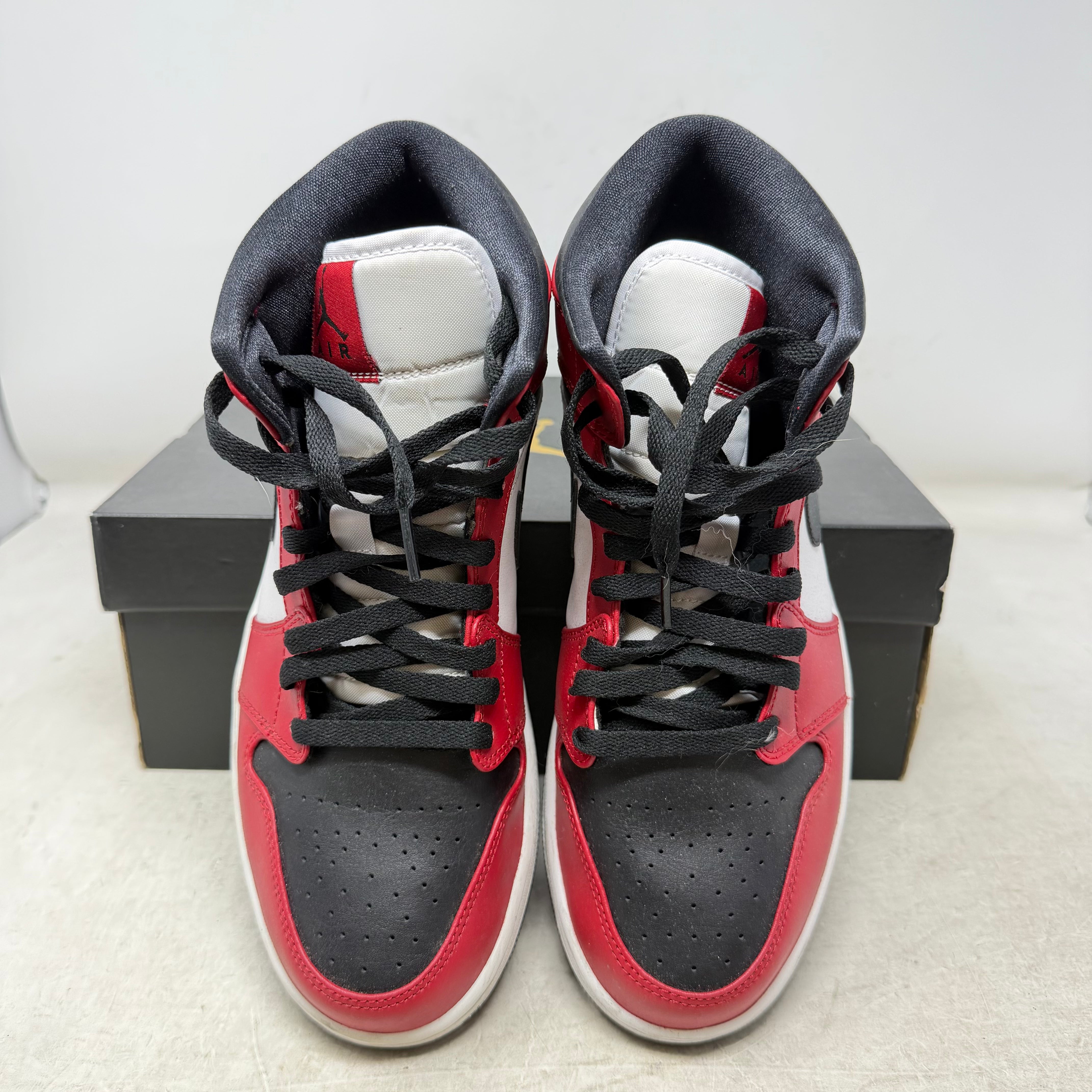 Jordan 1 Mid Chicago Toe