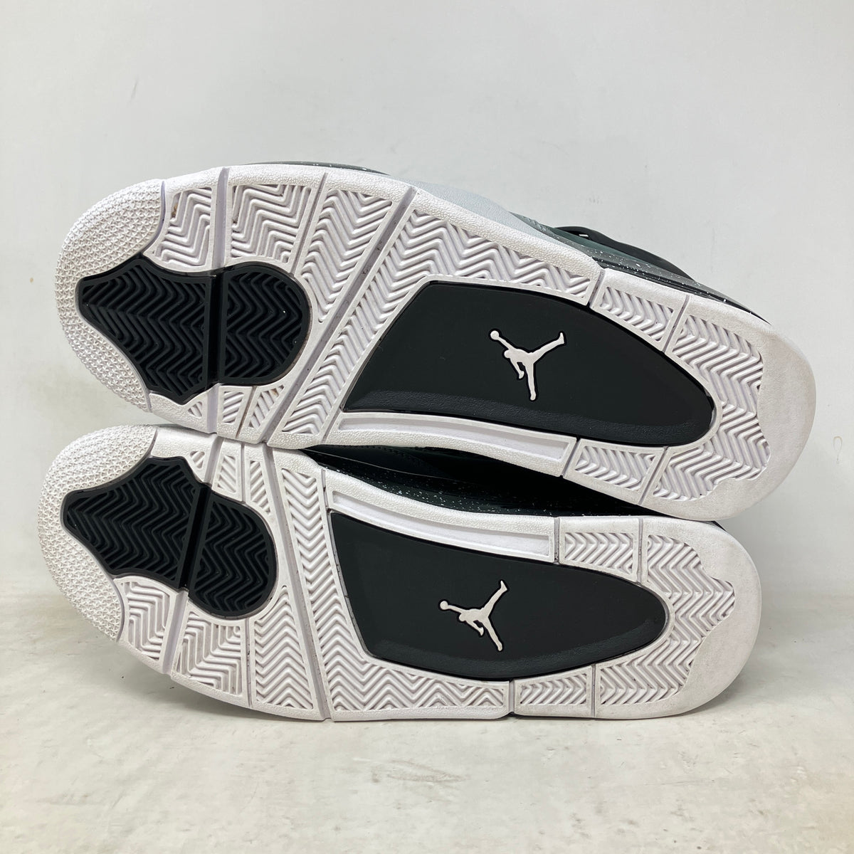 Jordan 4 Retro Fear (2024)