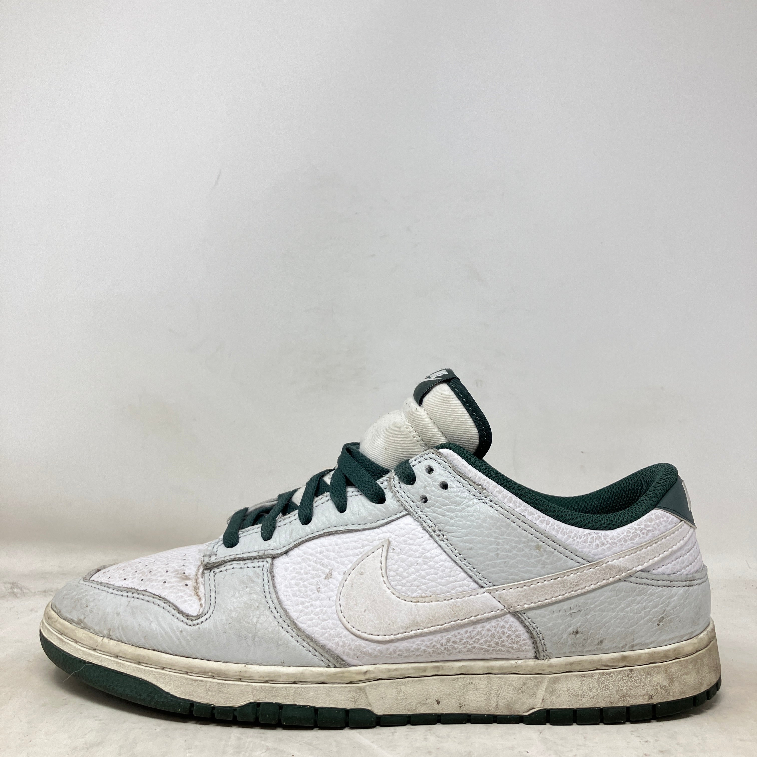 Nike Dunk Low Retro SE Photon Dust Vintage Green